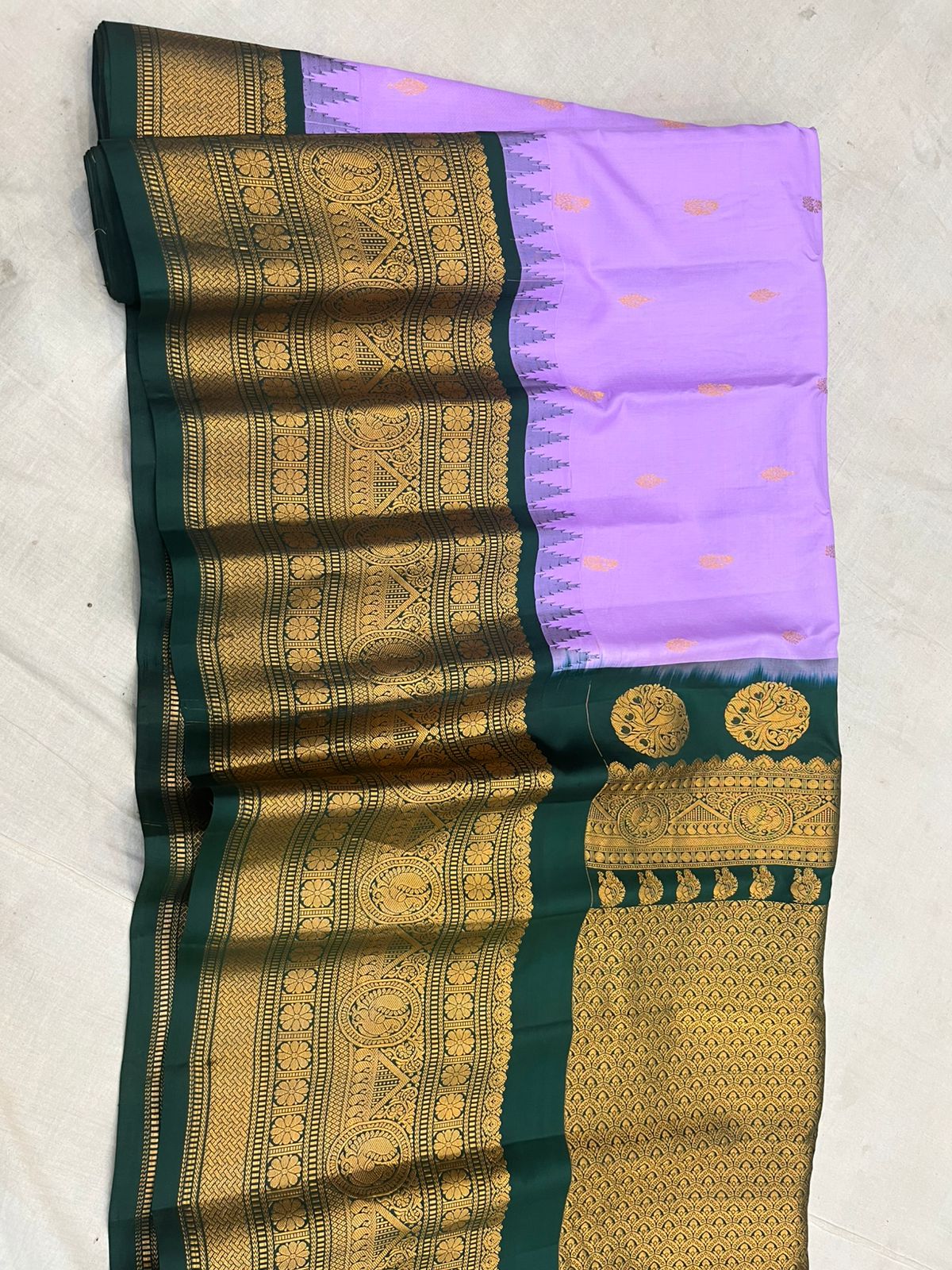 Exclusive Gadwal big border pattu saree