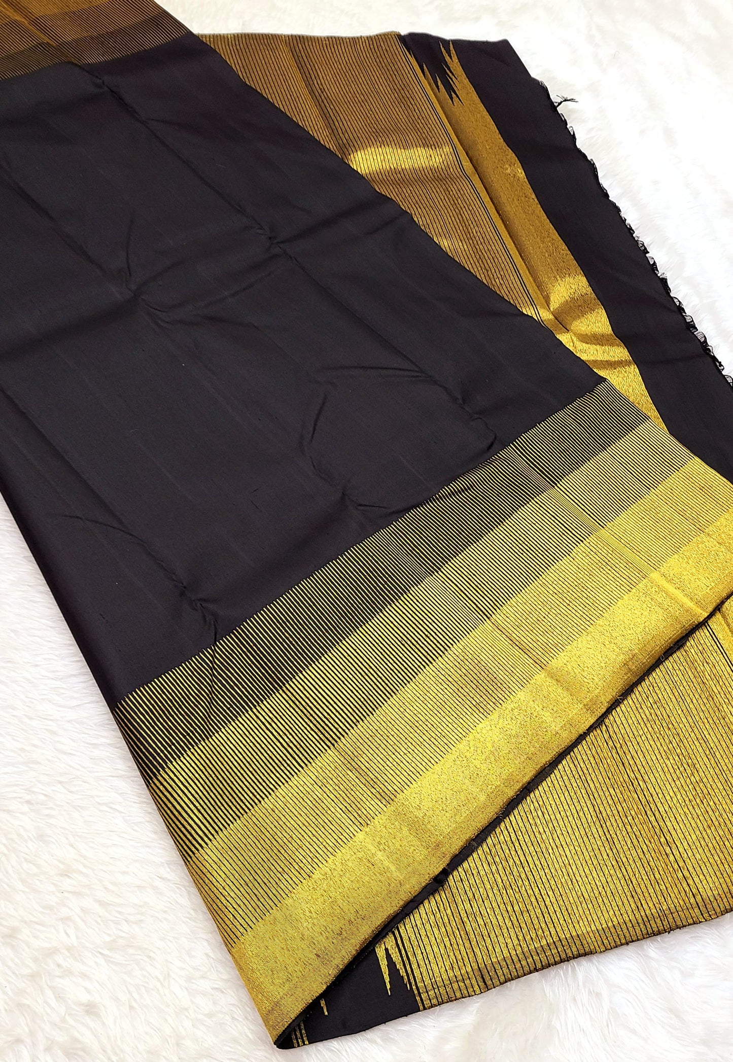 Kanchipuram 100% Pure Handwoven 2G Premium Quality Unique Traditional Border Silk Sarees