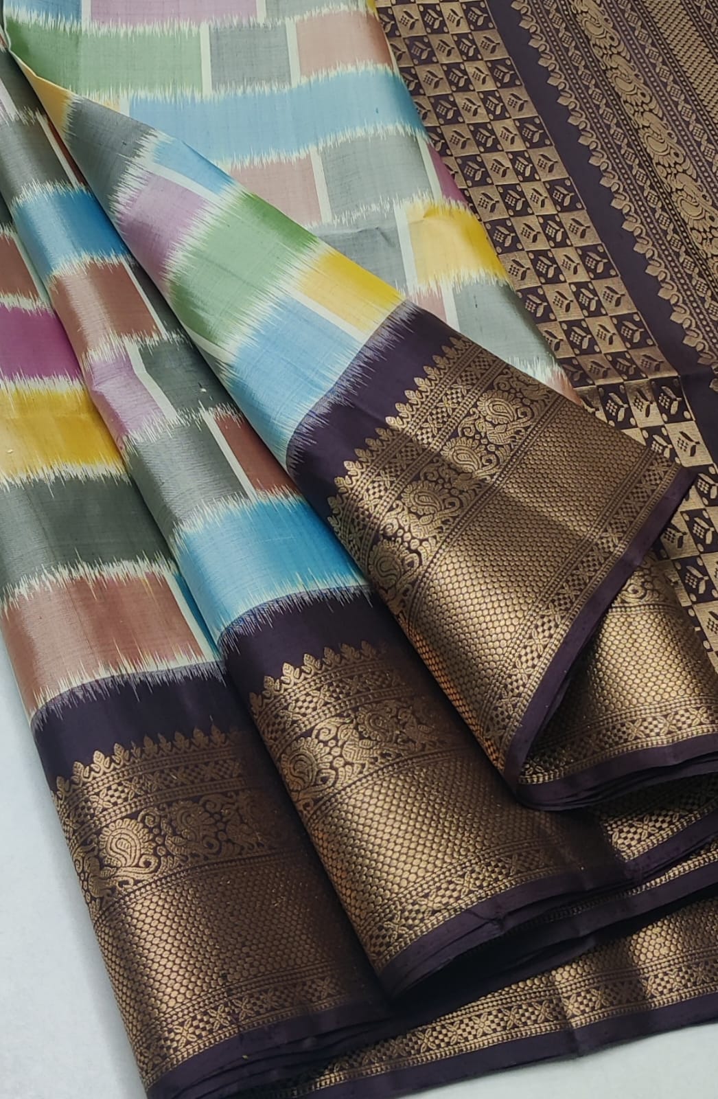 Kattaas Pochampalli Traditional Jacquard border