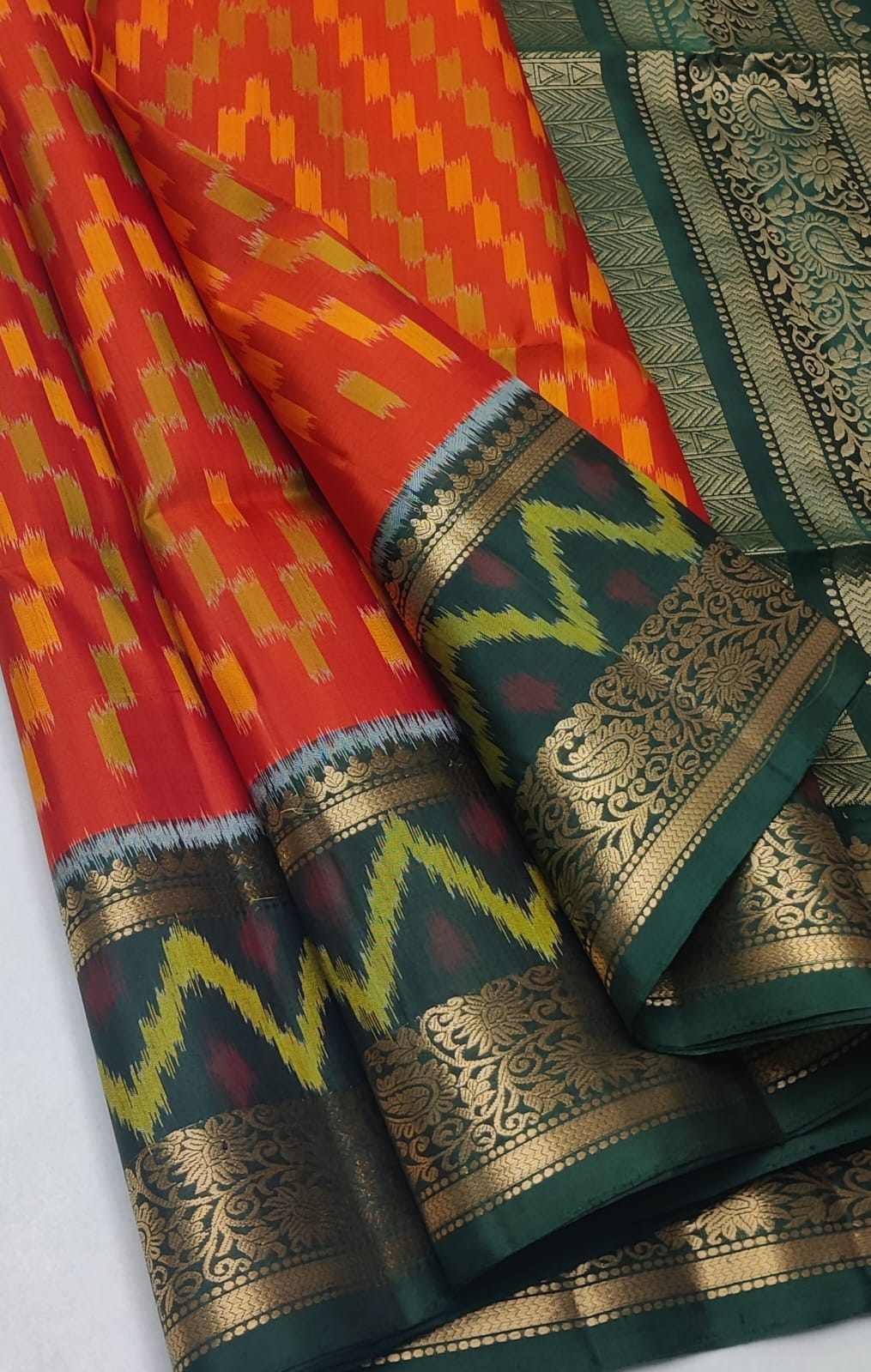 Kattaas Pochampalli Traditional Jacquard border