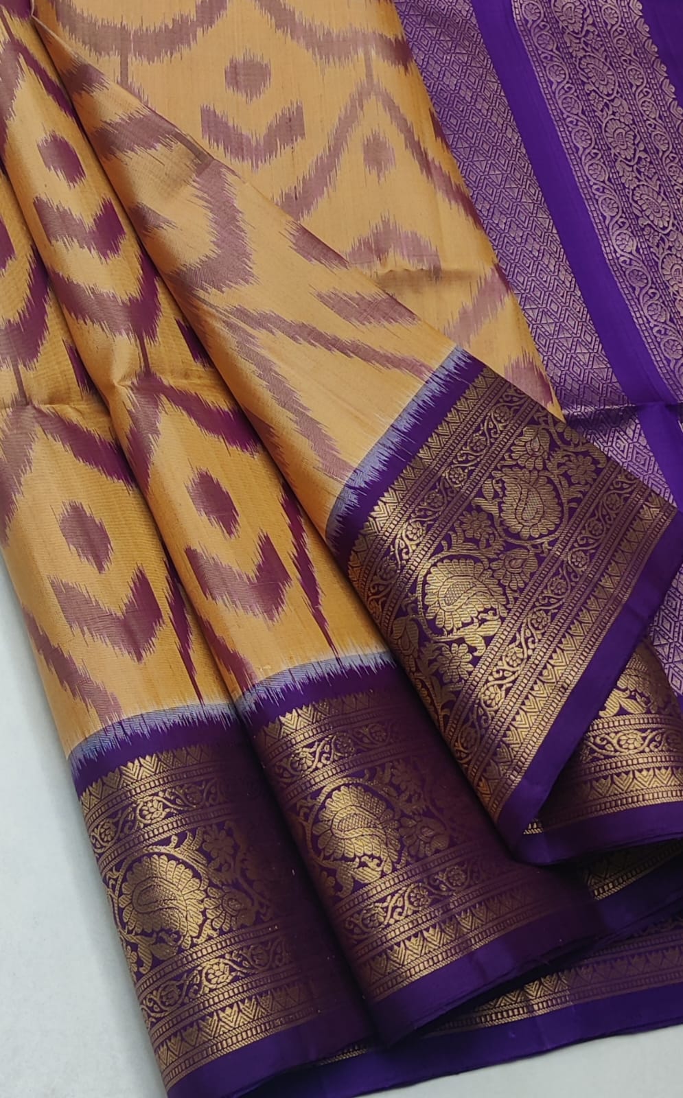 Kattaas Pochampalli Traditional Jacquard border