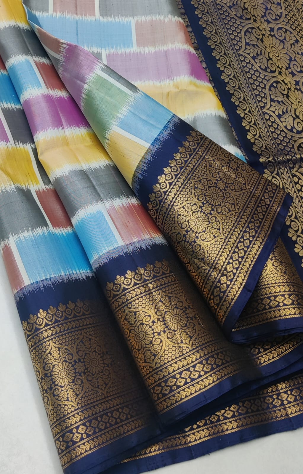 Kattaas Pochampalli Traditional Jacquard border