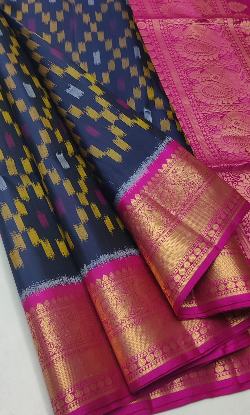 Kattaas Pochampalli Traditional Jacquard border