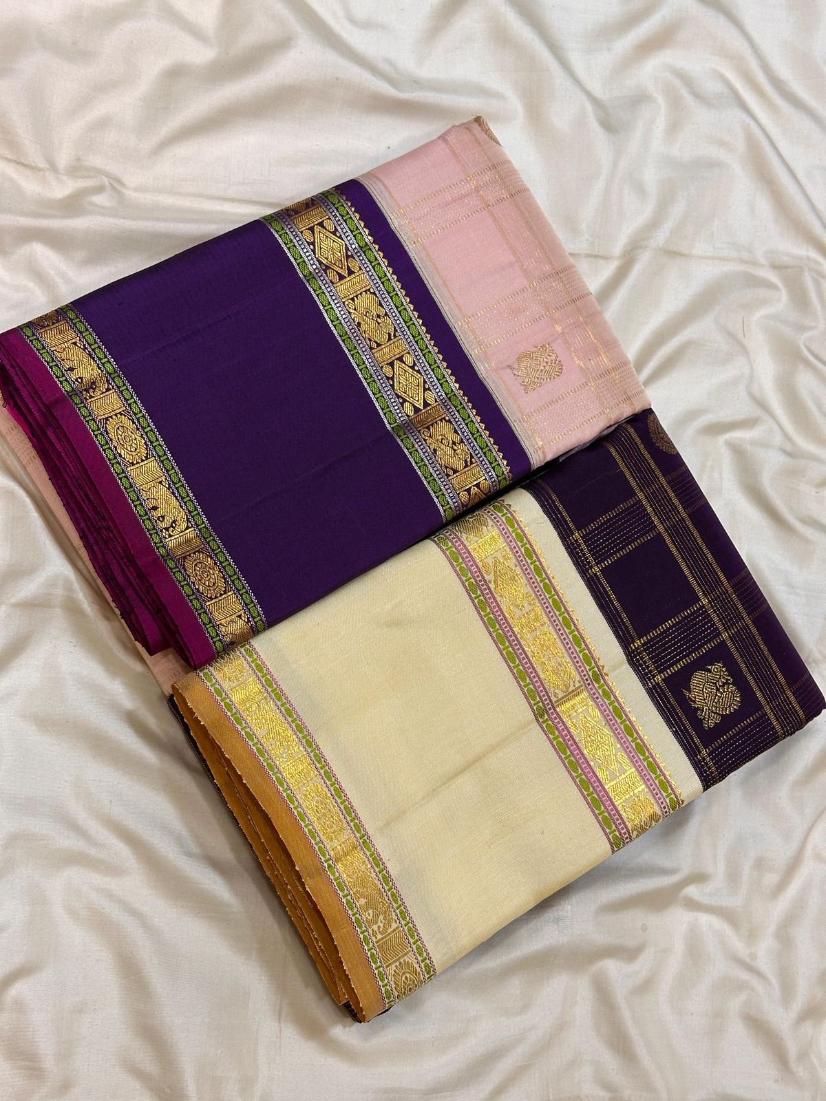 Kattaas 2g zari contrast double border vaira oosi check butta