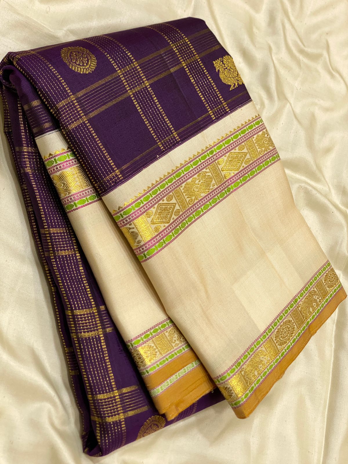 Kattaas 2g zari contrast double border vaira oosi check butta