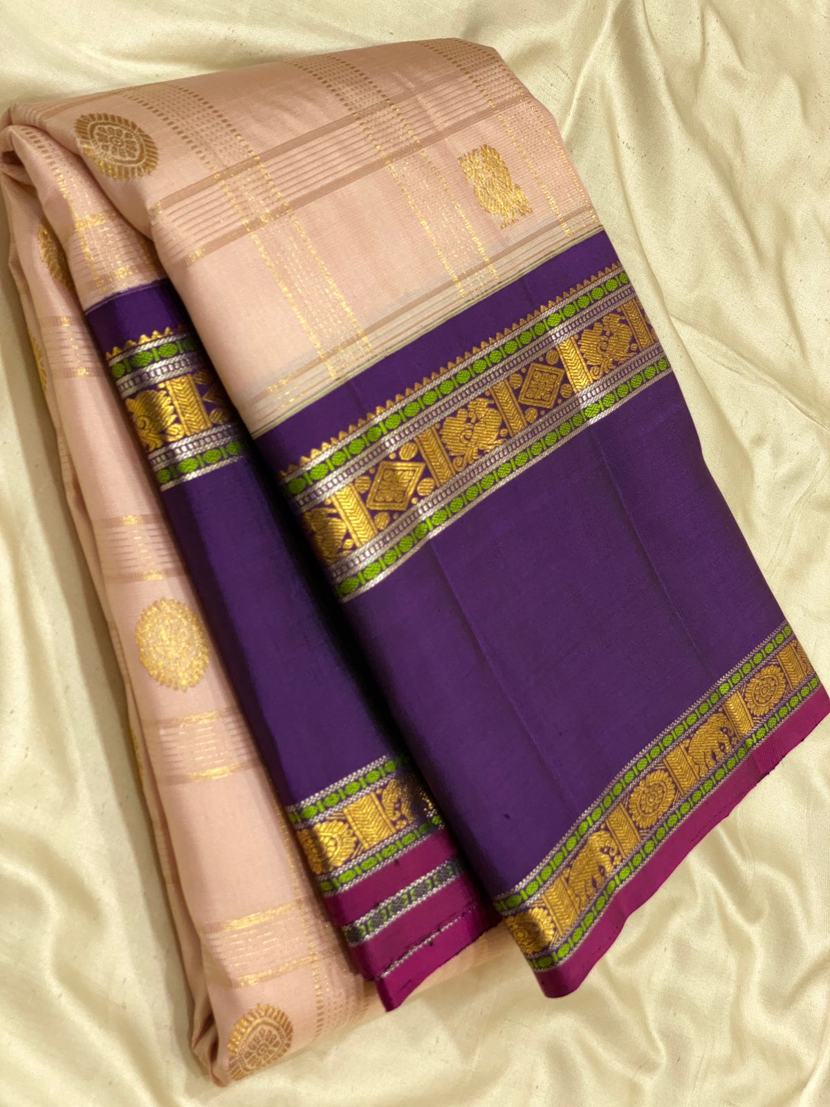 Kattaas 2g zari contrast double border vaira oosi check butta