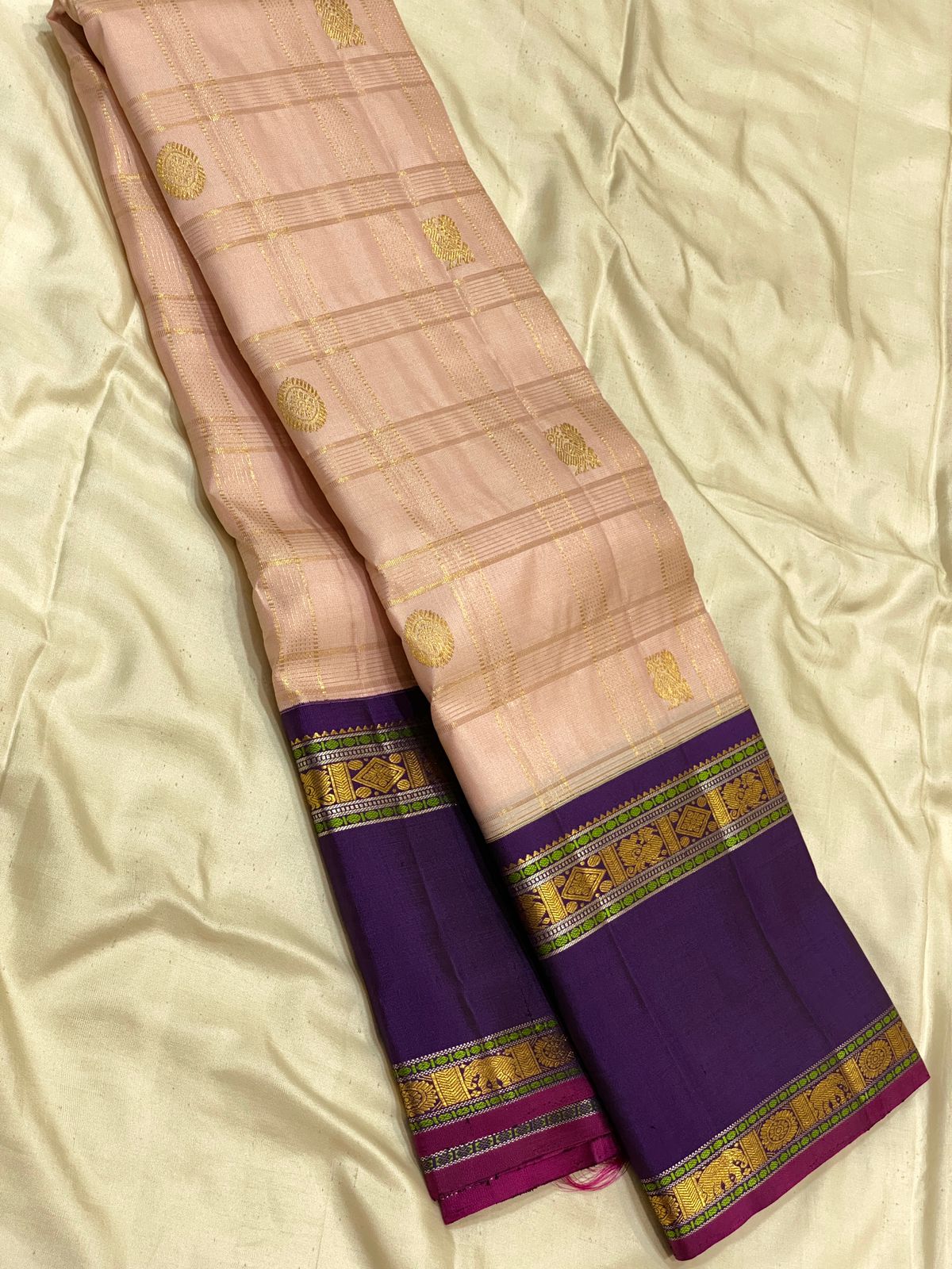 Kattaas 2g zari contrast double border vaira oosi check butta