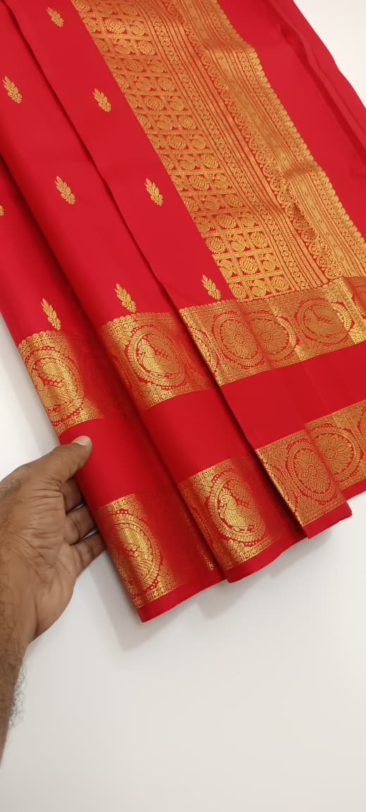 Kattaas Unique collection of Kanjivaram Silks in Classical, Beautiful Butta & Grand Pallu