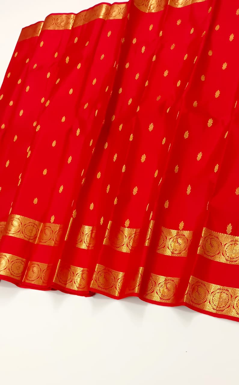 Kattaas Unique collection of Kanjivaram Silks in Classical, Beautiful Butta & Grand Pallu