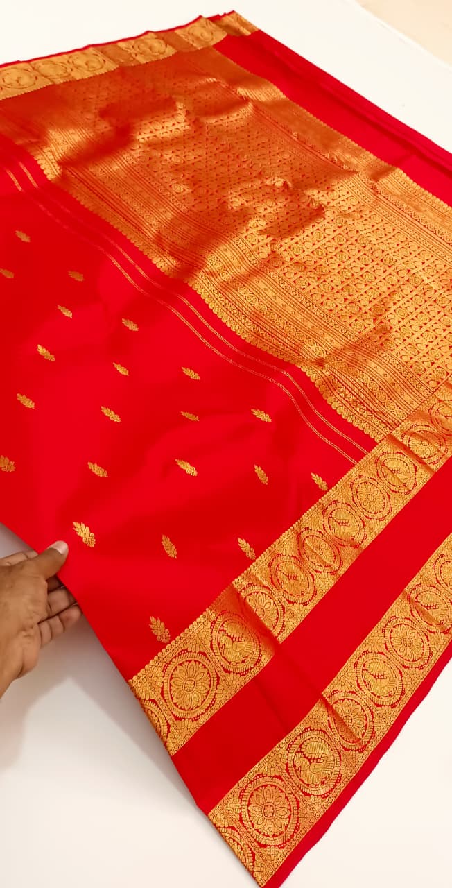 Kattaas Unique collection of Kanjivaram Silks in Classical, Beautiful Butta & Grand Pallu