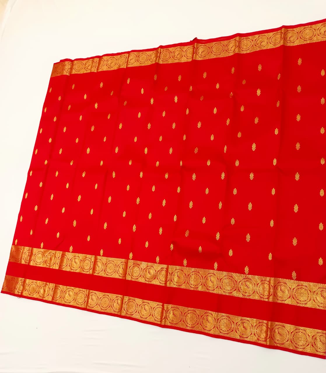 Kattaas Unique collection of Kanjivaram Silks in Classical, Beautiful Butta & Grand Pallu