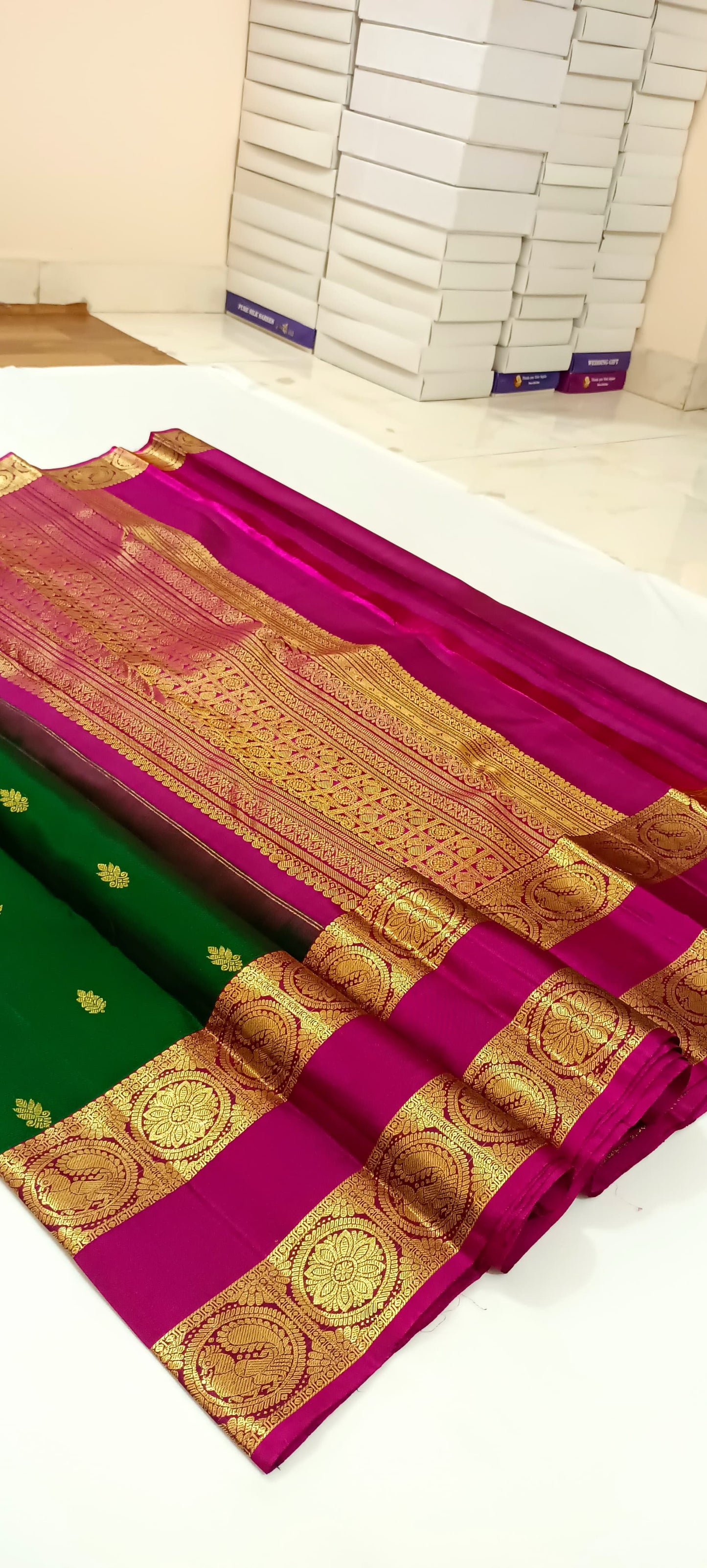 Traditional Kanchipuram Silks in Rettai Pet Borders with Beautiful butties and Rich & Grand Pallu