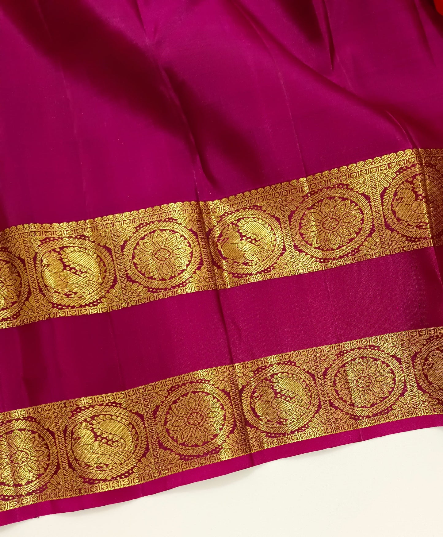 Traditional Kanchipuram Silks in Rettai Pet Borders with Beautiful butties and Rich & Grand Pallu