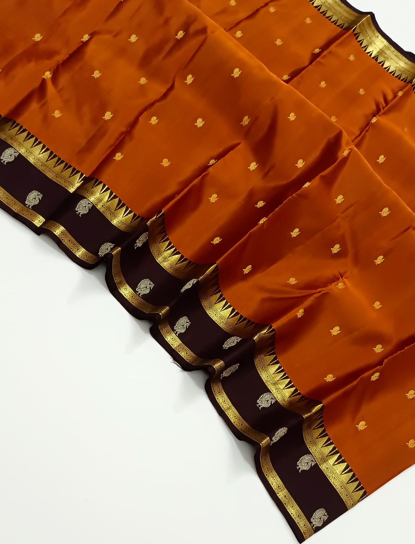 Unique collection of Kanjivaram Silks in Classical, Beautiful Butta & Grand Pallu