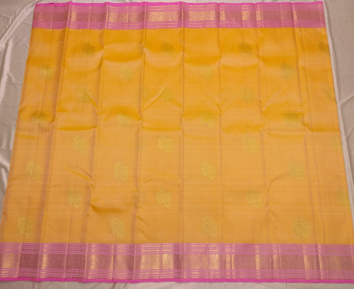 Kanchipuram  Handwoven Silk Saree with Rich Pallu.