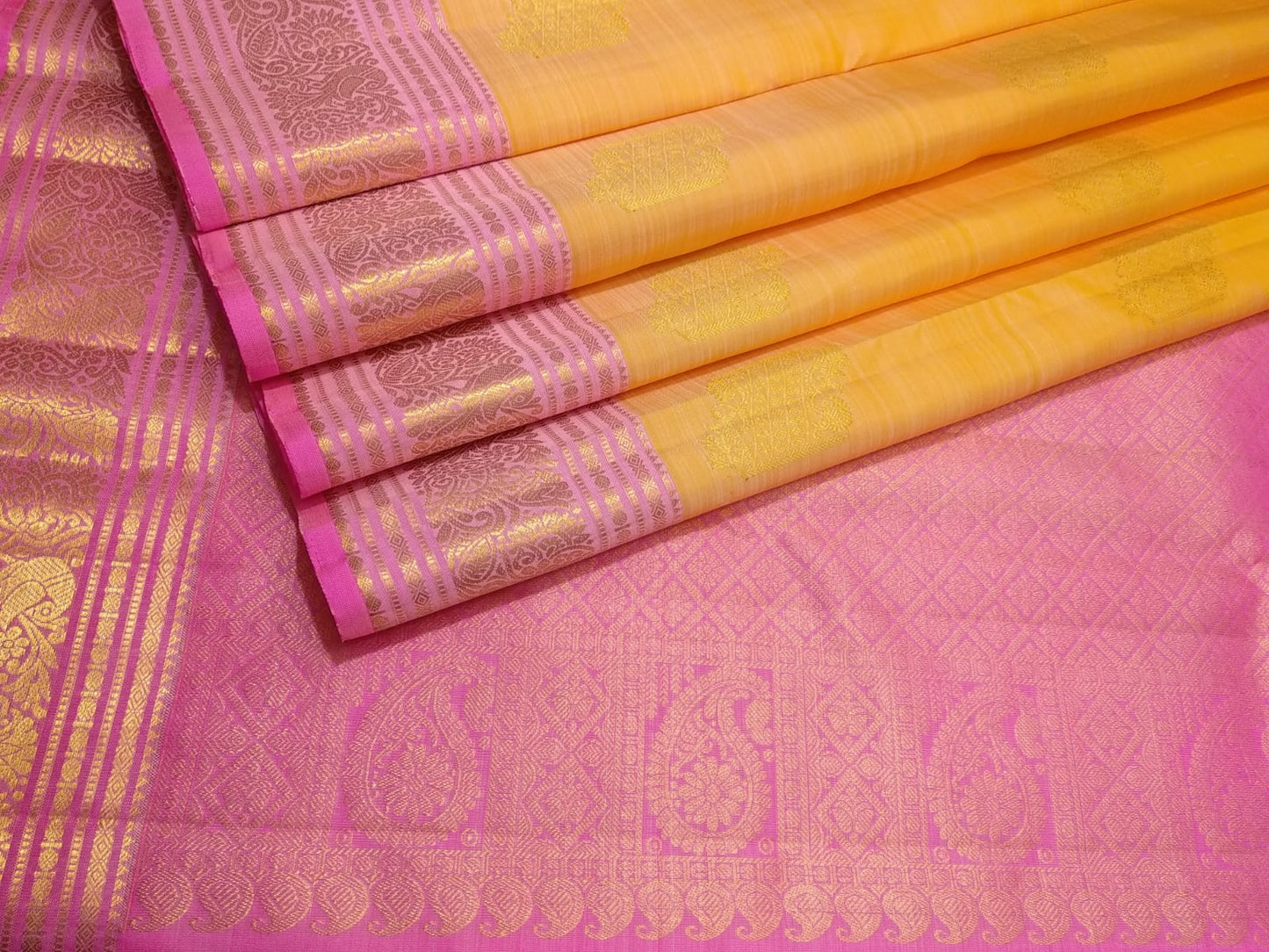 Kanchipuram  Handwoven Silk Saree with Rich Pallu.