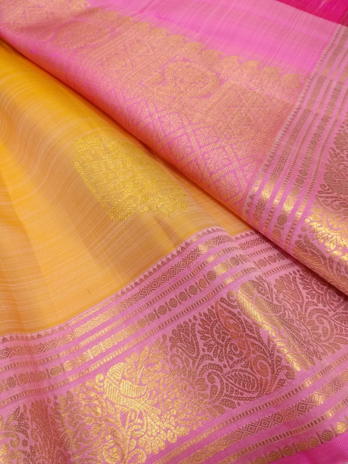 Kanchipuram  Handwoven Silk Saree with Rich Pallu.