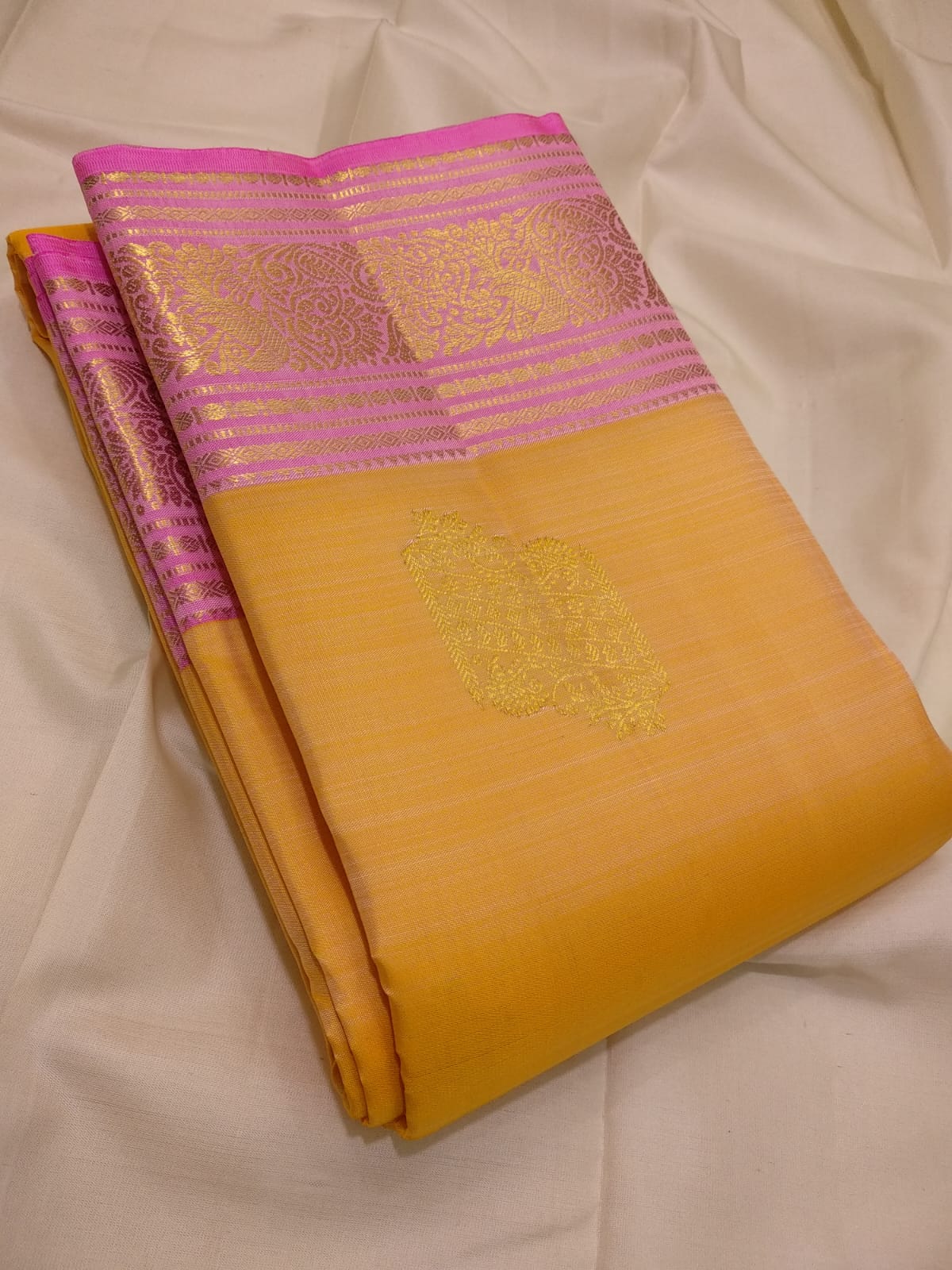 Kanchipuram  Handwoven Silk Saree with Rich Pallu.