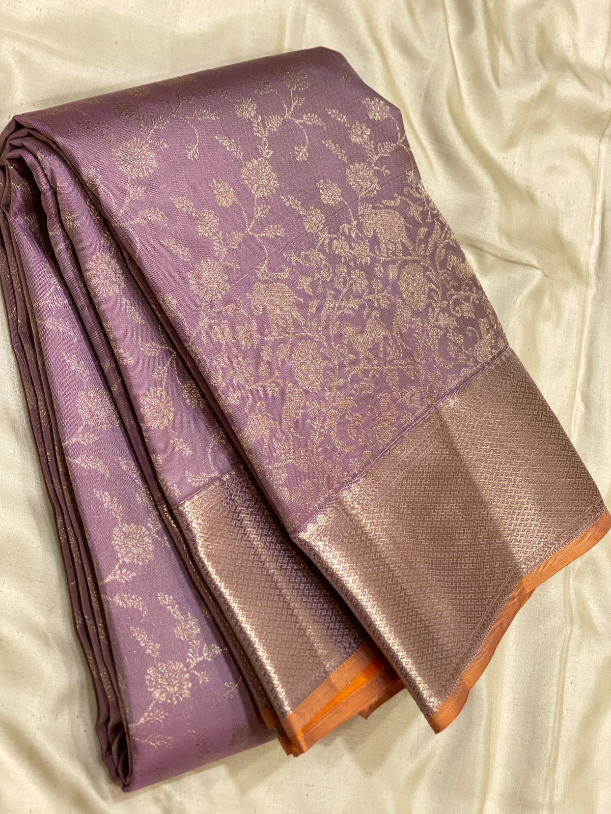 zari sket border zari brocade with contrast design blouse