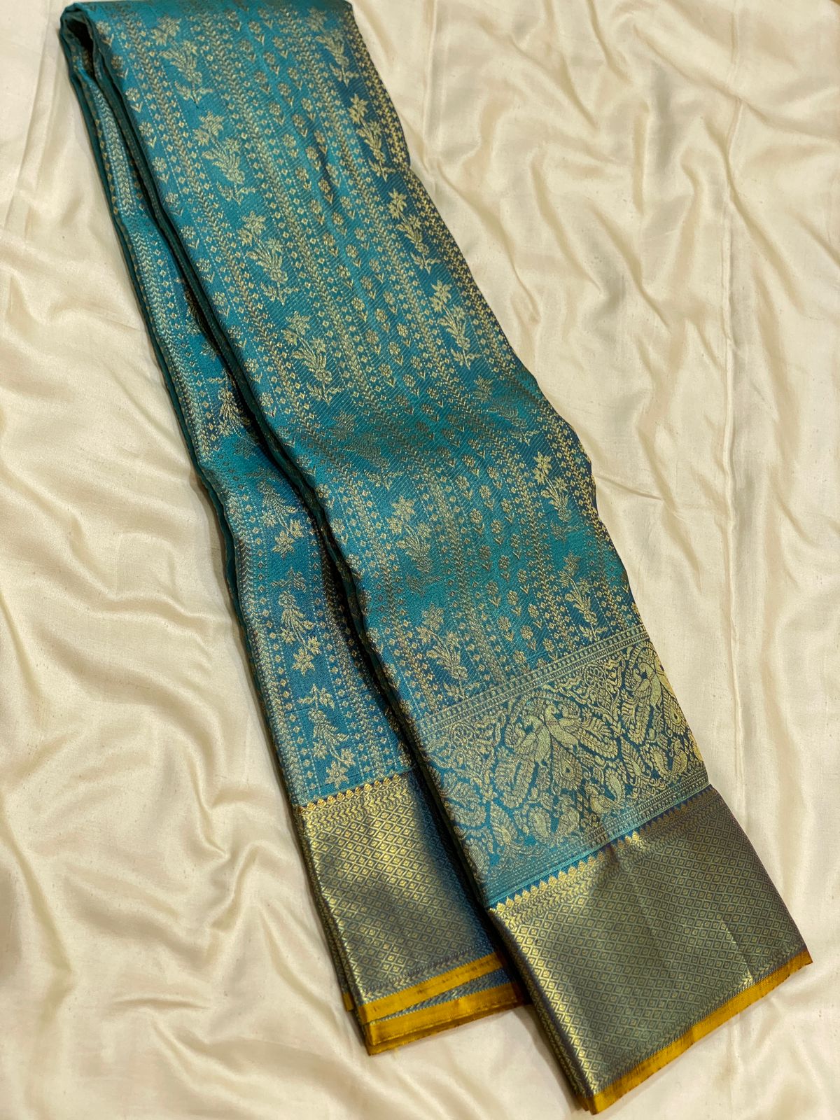 zari sket border zari brocade with contrast design blouse