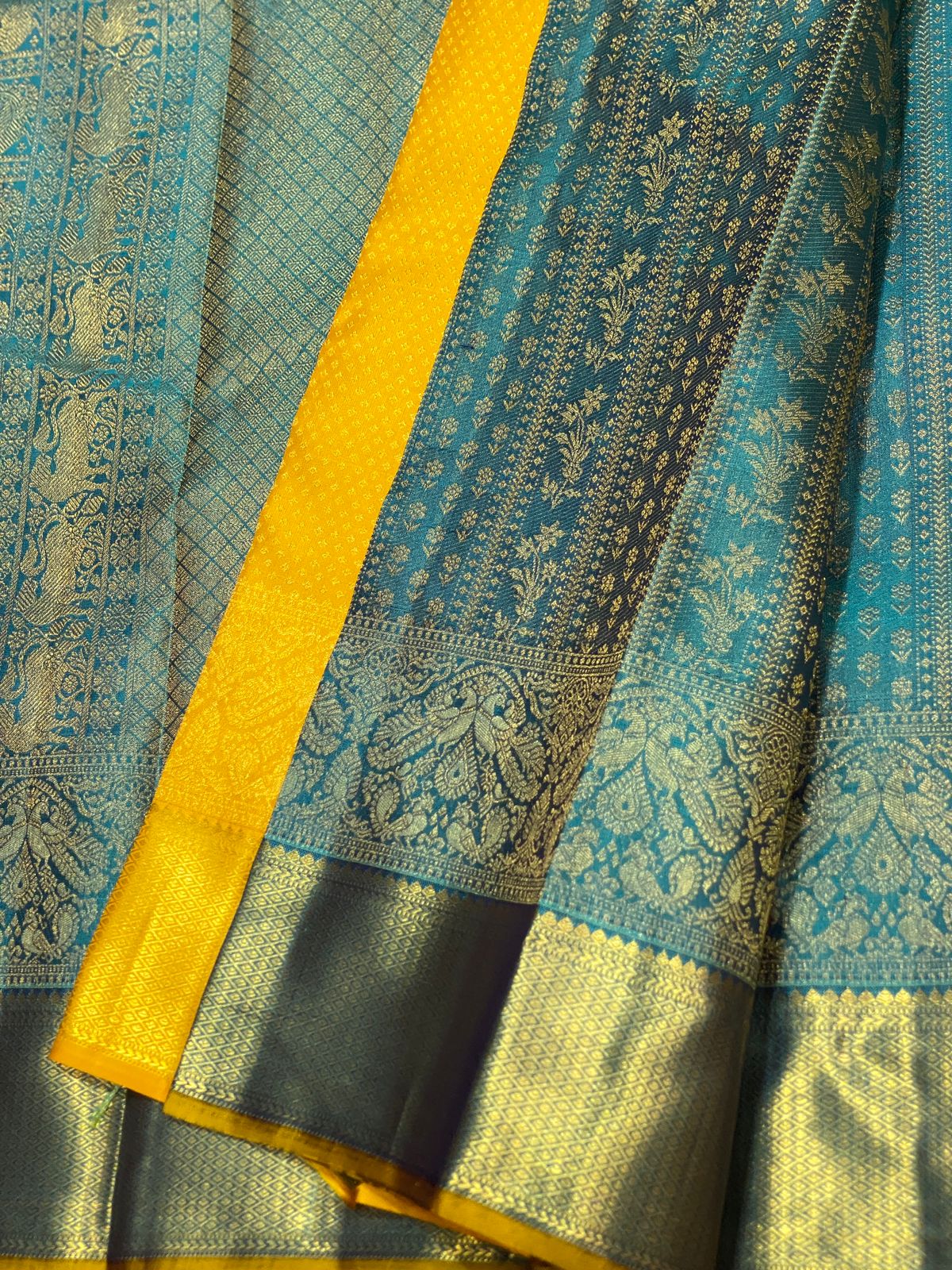 zari sket border zari brocade with contrast design blouse