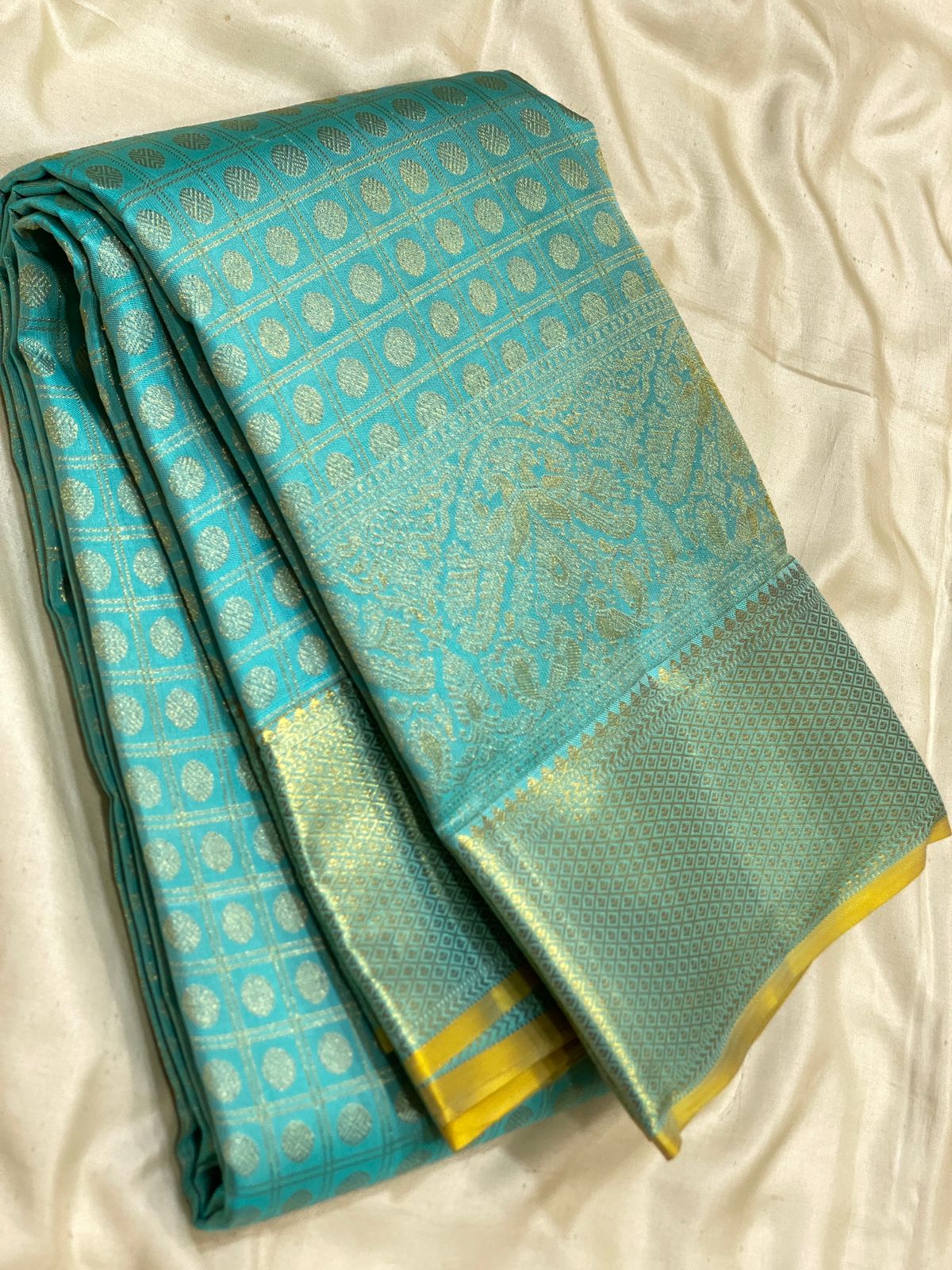 zari sket border zari brocade with contrast design blouse