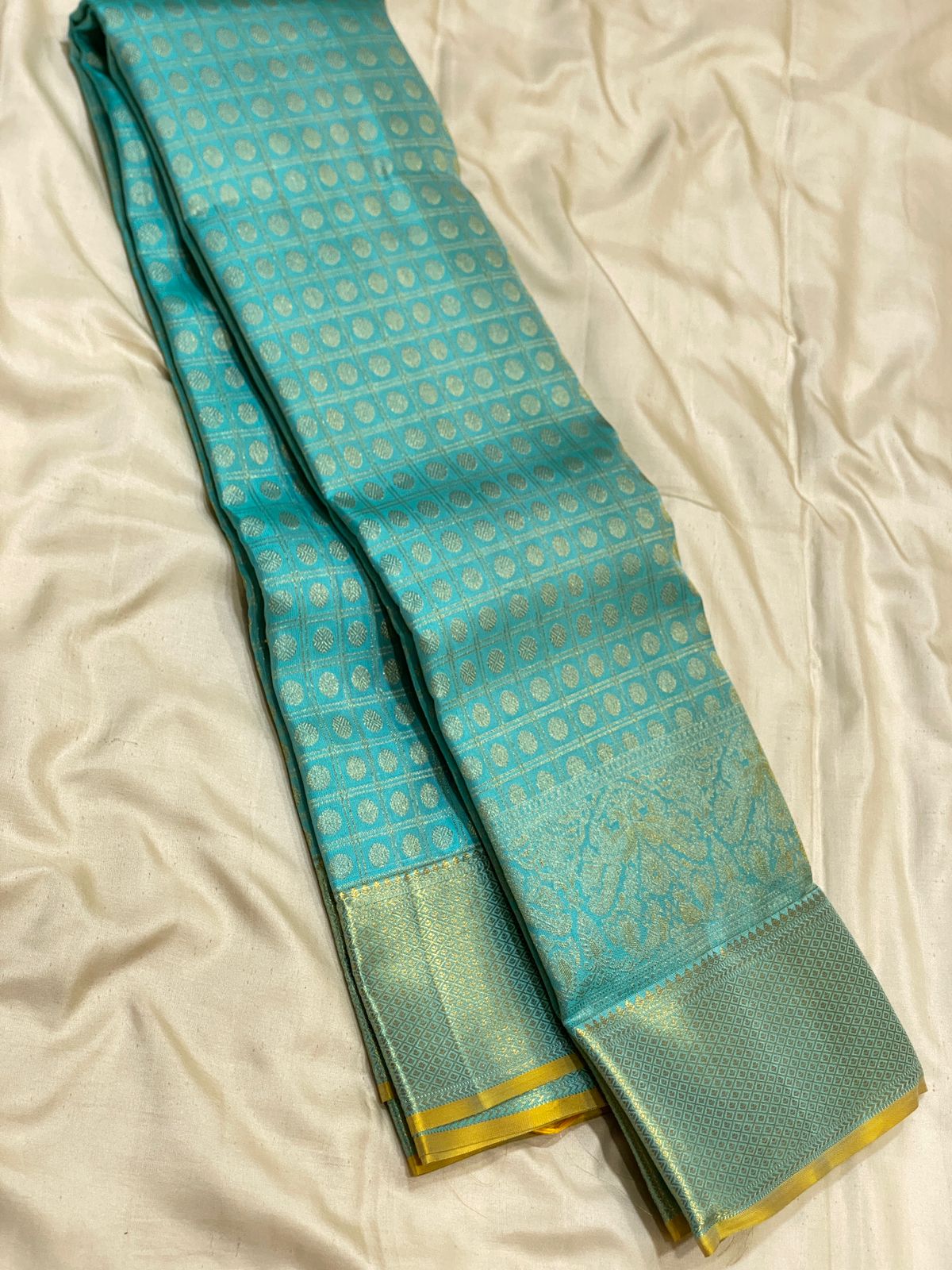 zari sket border zari brocade with contrast design blouse