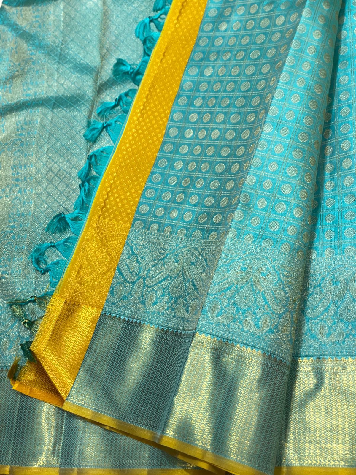 zari sket border zari brocade with contrast design blouse