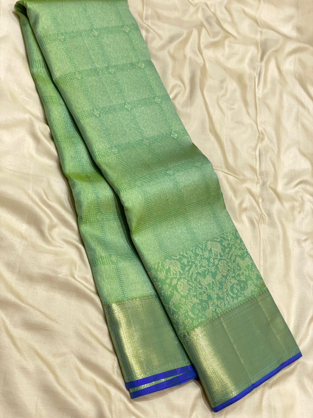 zari sket border zari brocade with contrast design blouse
