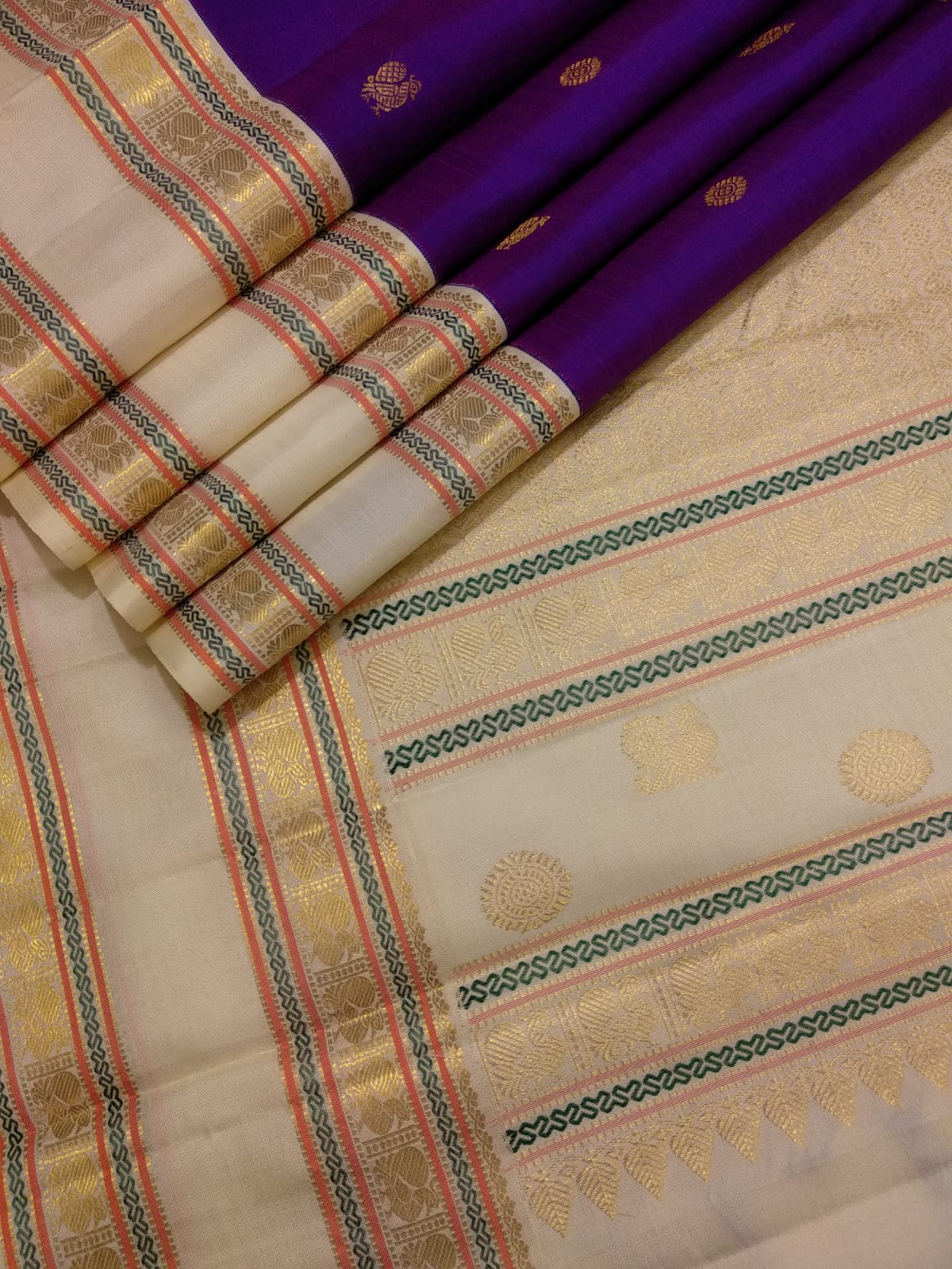 Traditional Korvai Borders with Butties on Body