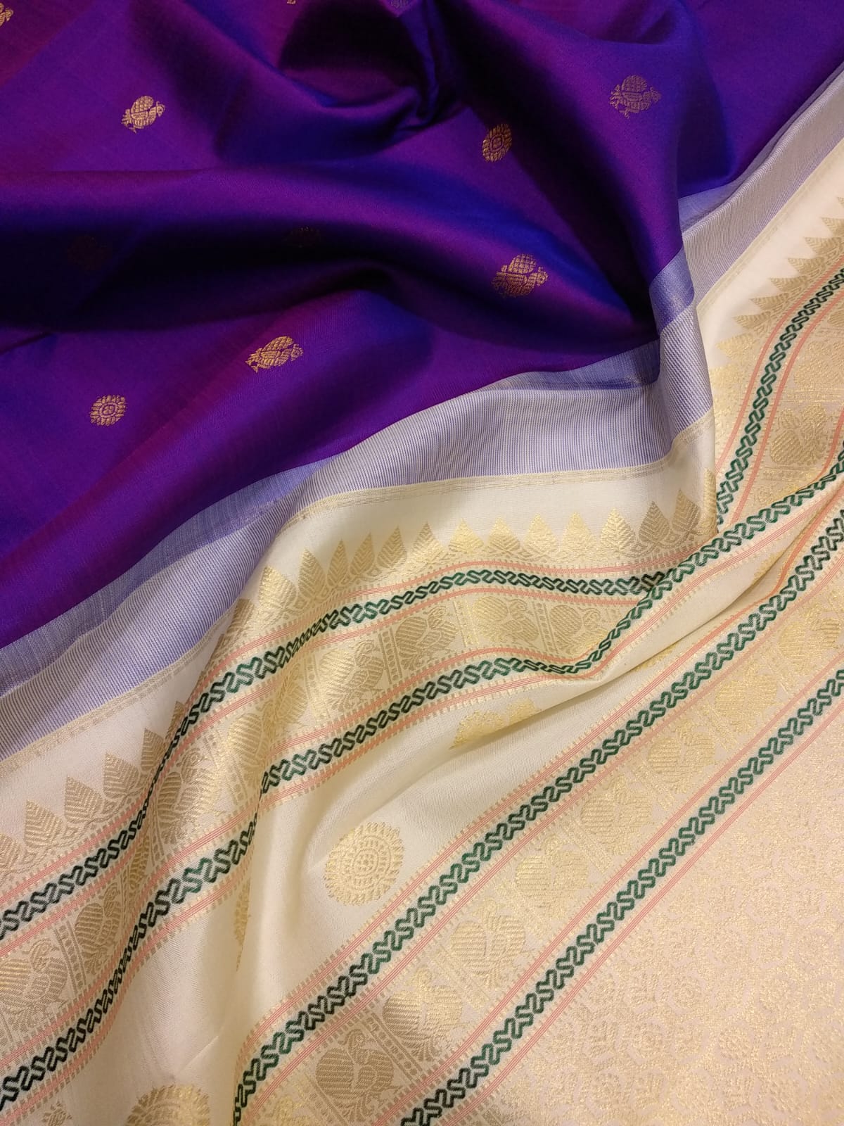 Traditional Korvai Borders with Butties on Body