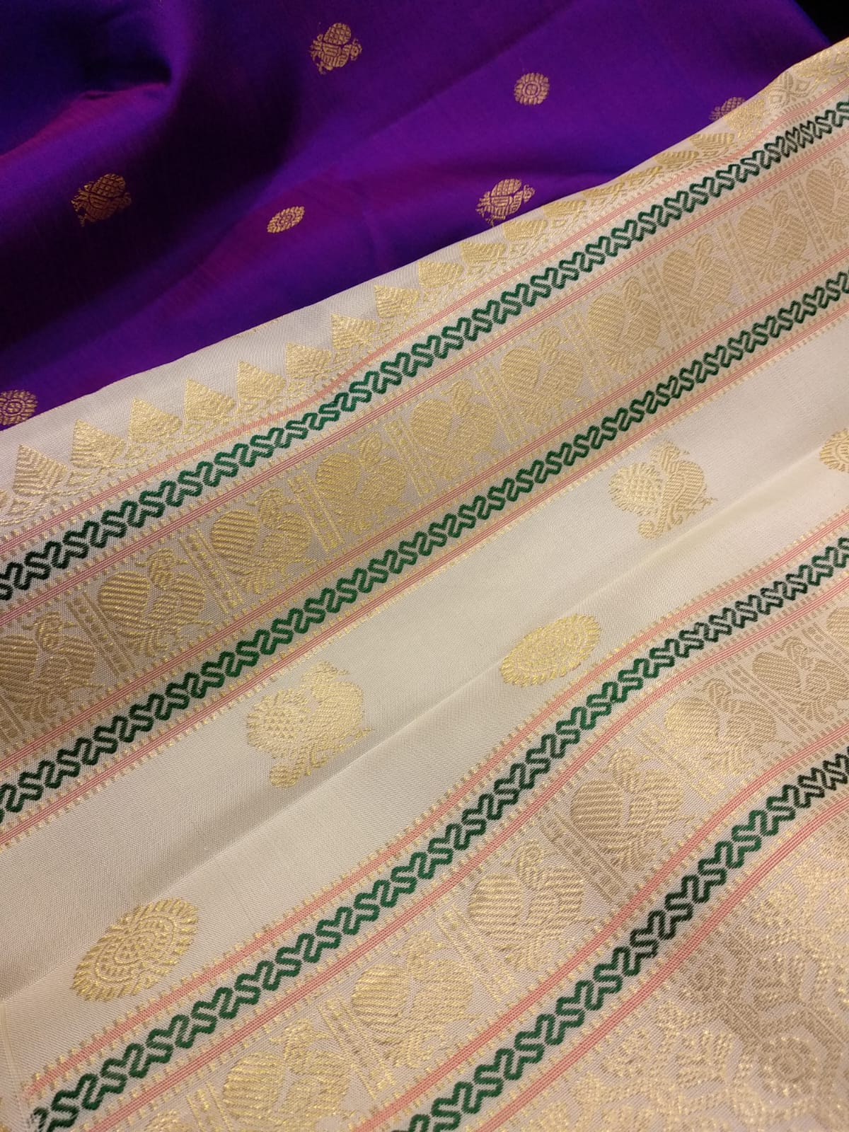 Traditional Korvai Borders with Butties on Body