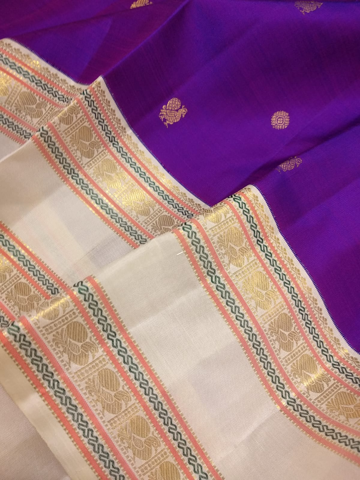 Traditional Korvai Borders with Butties on Body