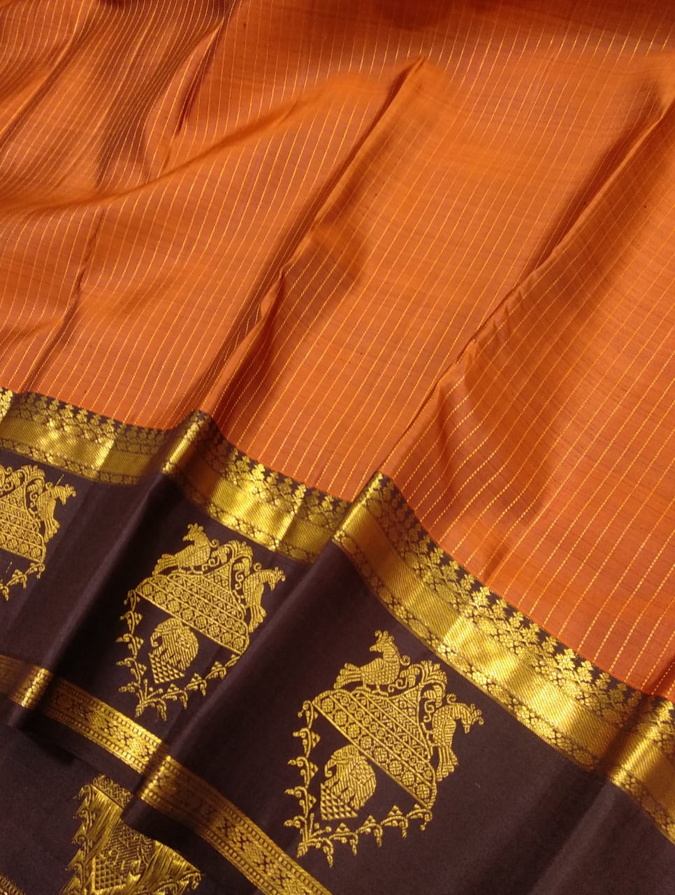 Vintage collections, Royal & Classic Rettai pet Borders with turning butta on Border