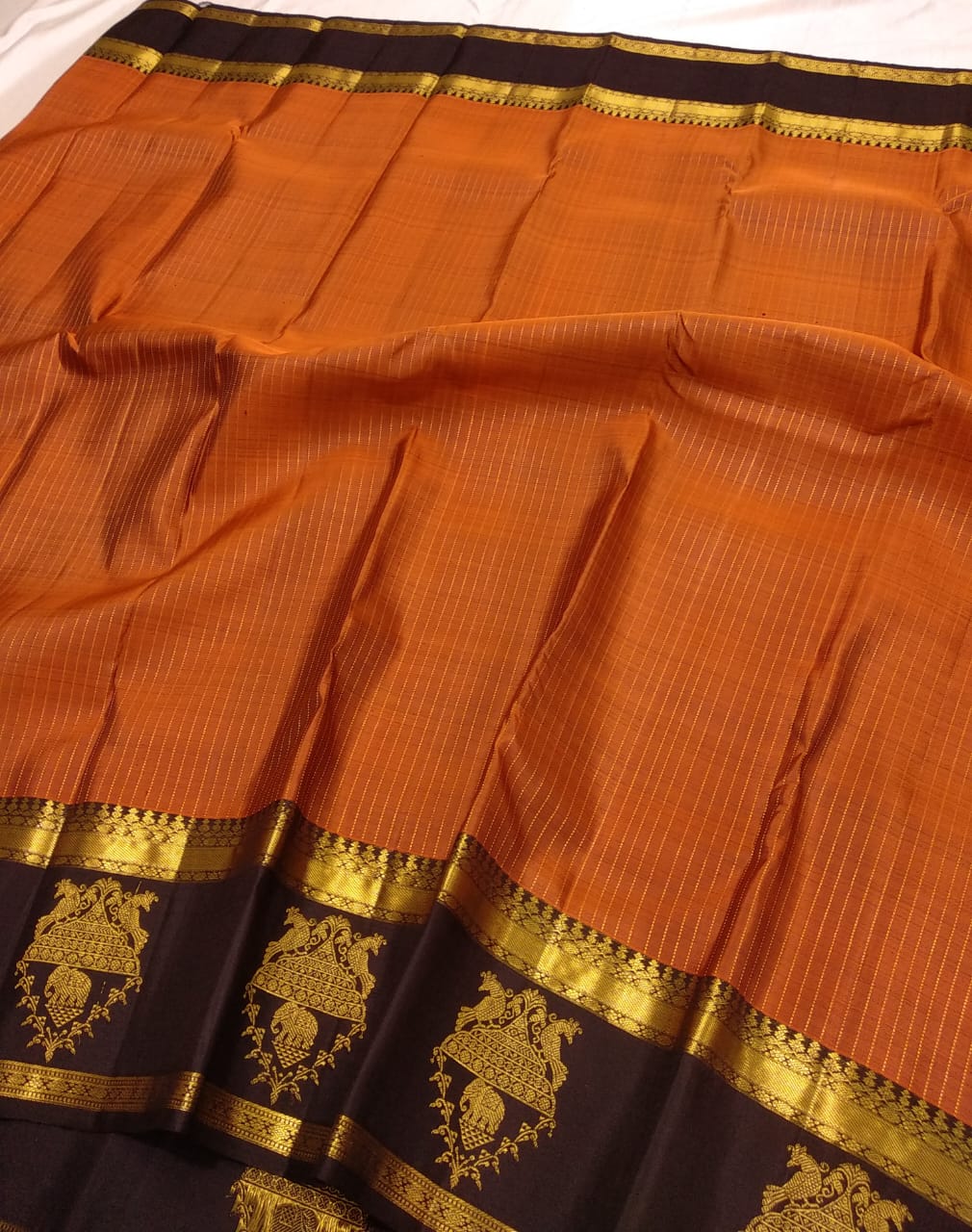 Vintage collections, Royal & Classic Rettai pet Borders with turning butta on Border