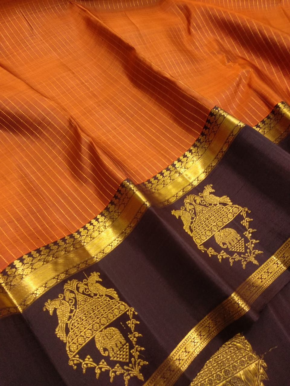 Vintage collections, Royal & Classic Rettai pet Borders with turning butta on Border