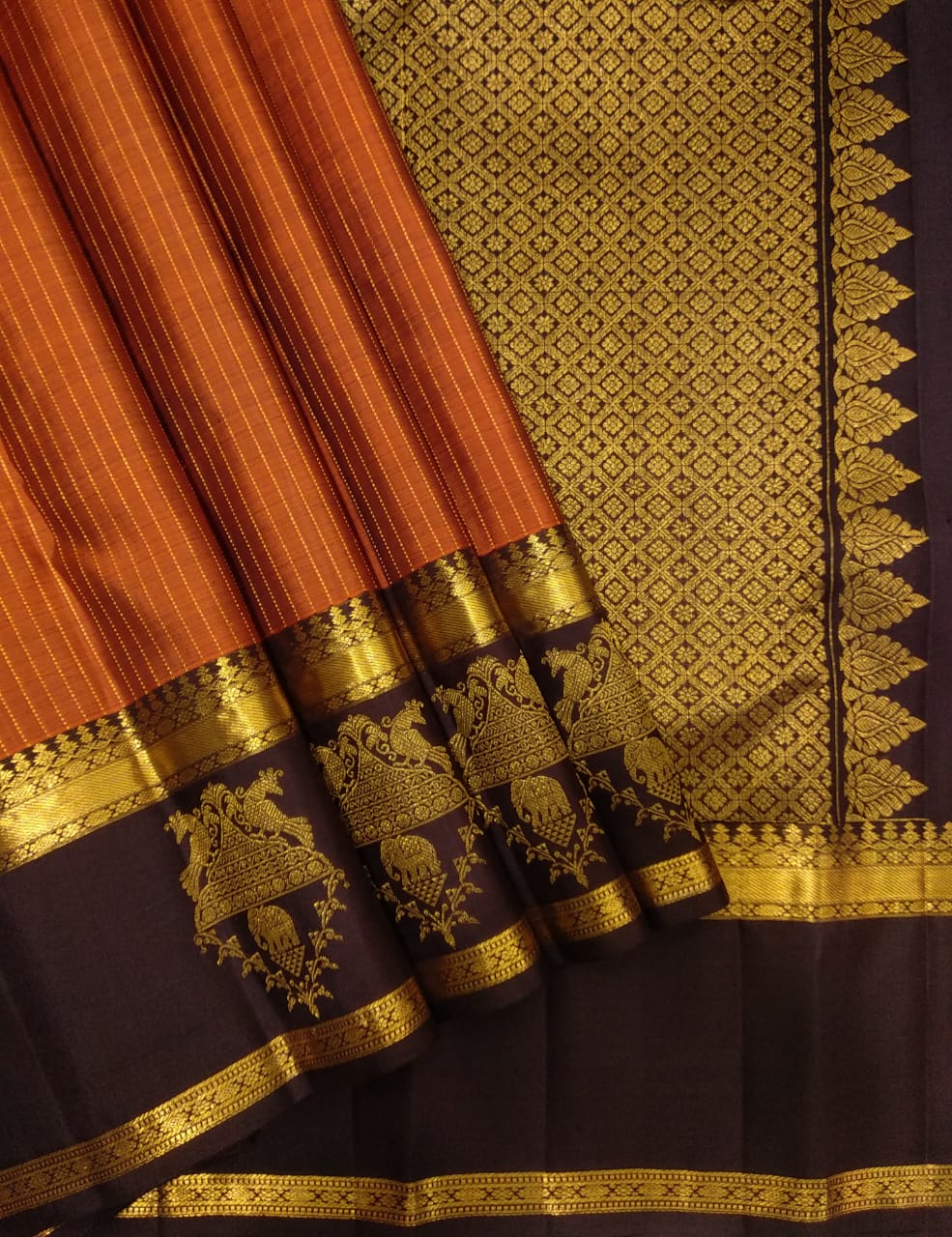 Vintage collections, Royal & Classic Rettai pet Borders with turning butta on Border