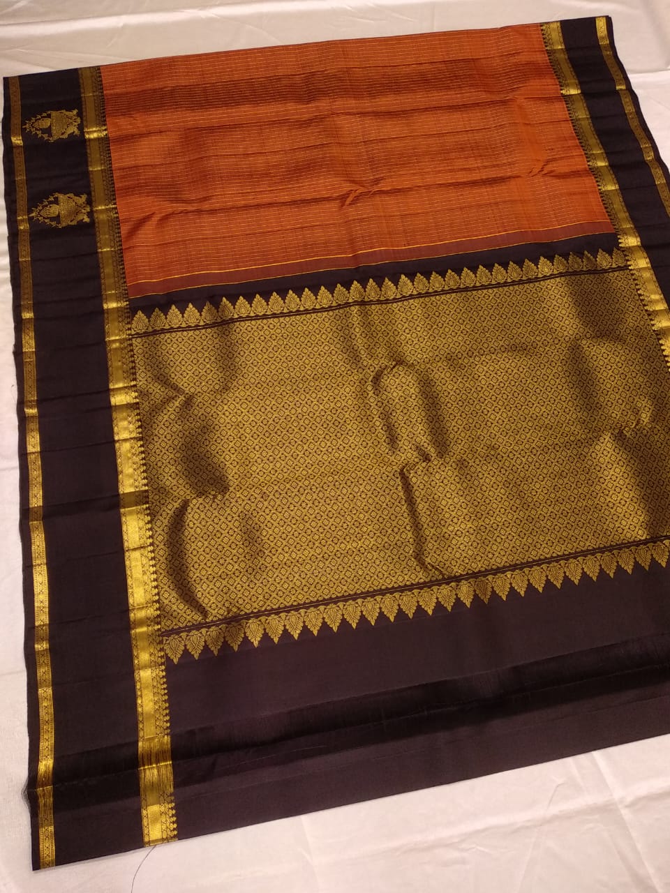 Vintage collections, Royal & Classic Rettai pet Borders with turning butta on Border