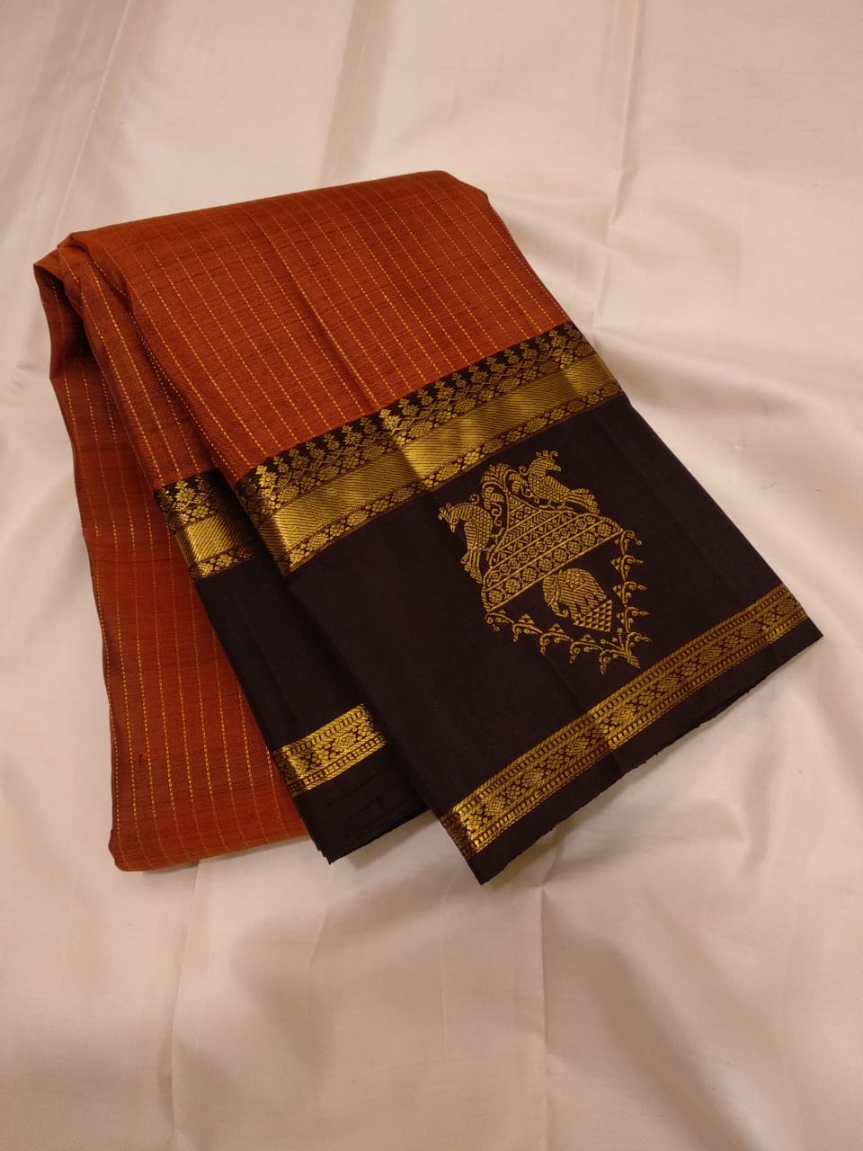 Vintage collections, Royal & Classic Rettai pet Borders with turning butta on Border