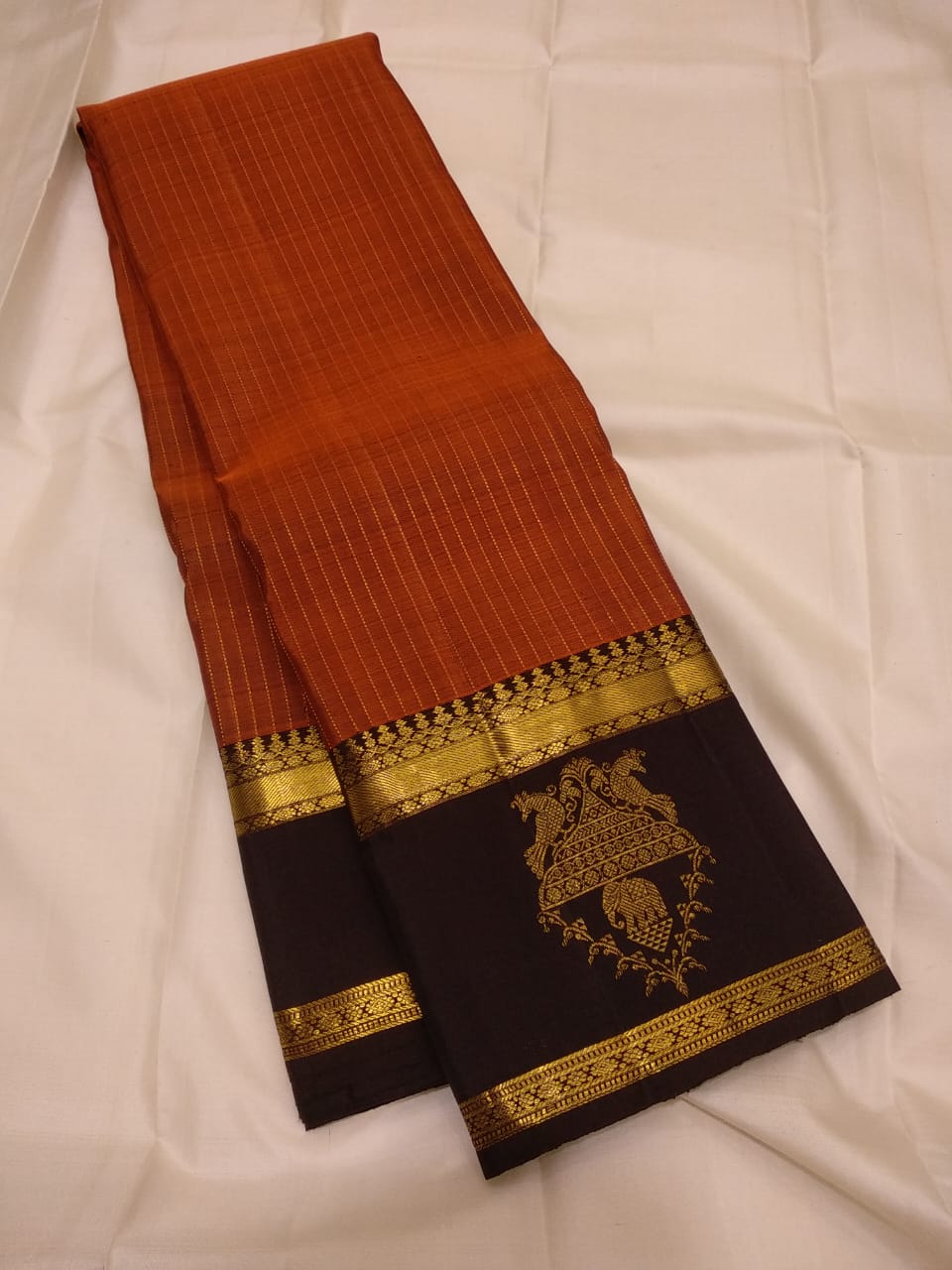Vintage collections, Royal & Classic Rettai pet Borders with turning butta on Border