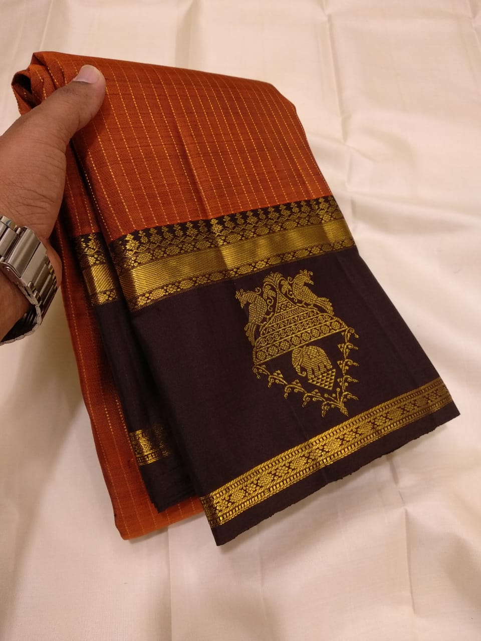 Vintage collections, Royal & Classic Rettai pet Borders with turning butta on Border