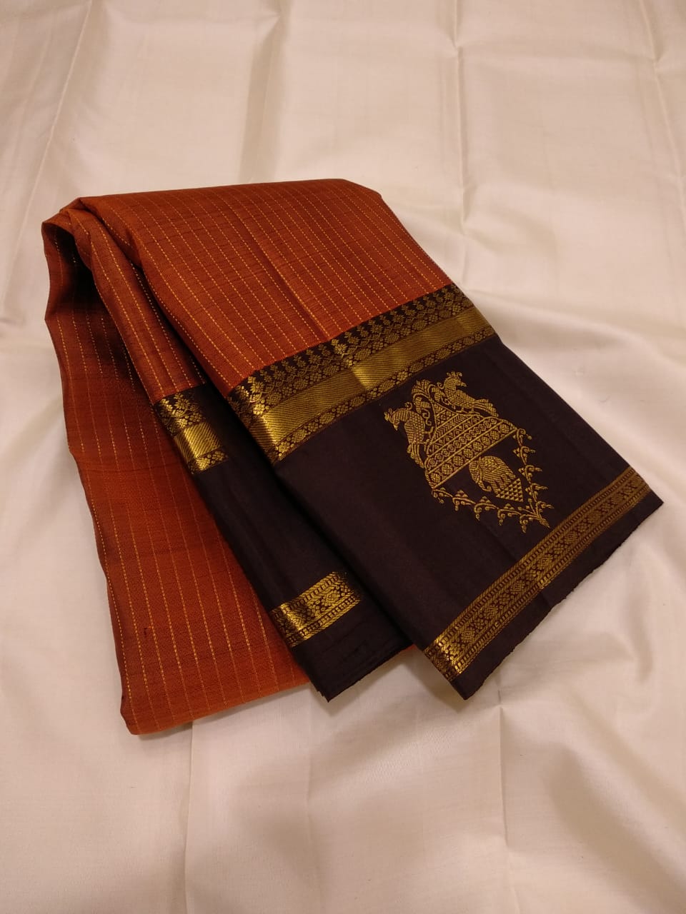 Vintage collections, Royal & Classic Rettai pet Borders with turning butta on Border