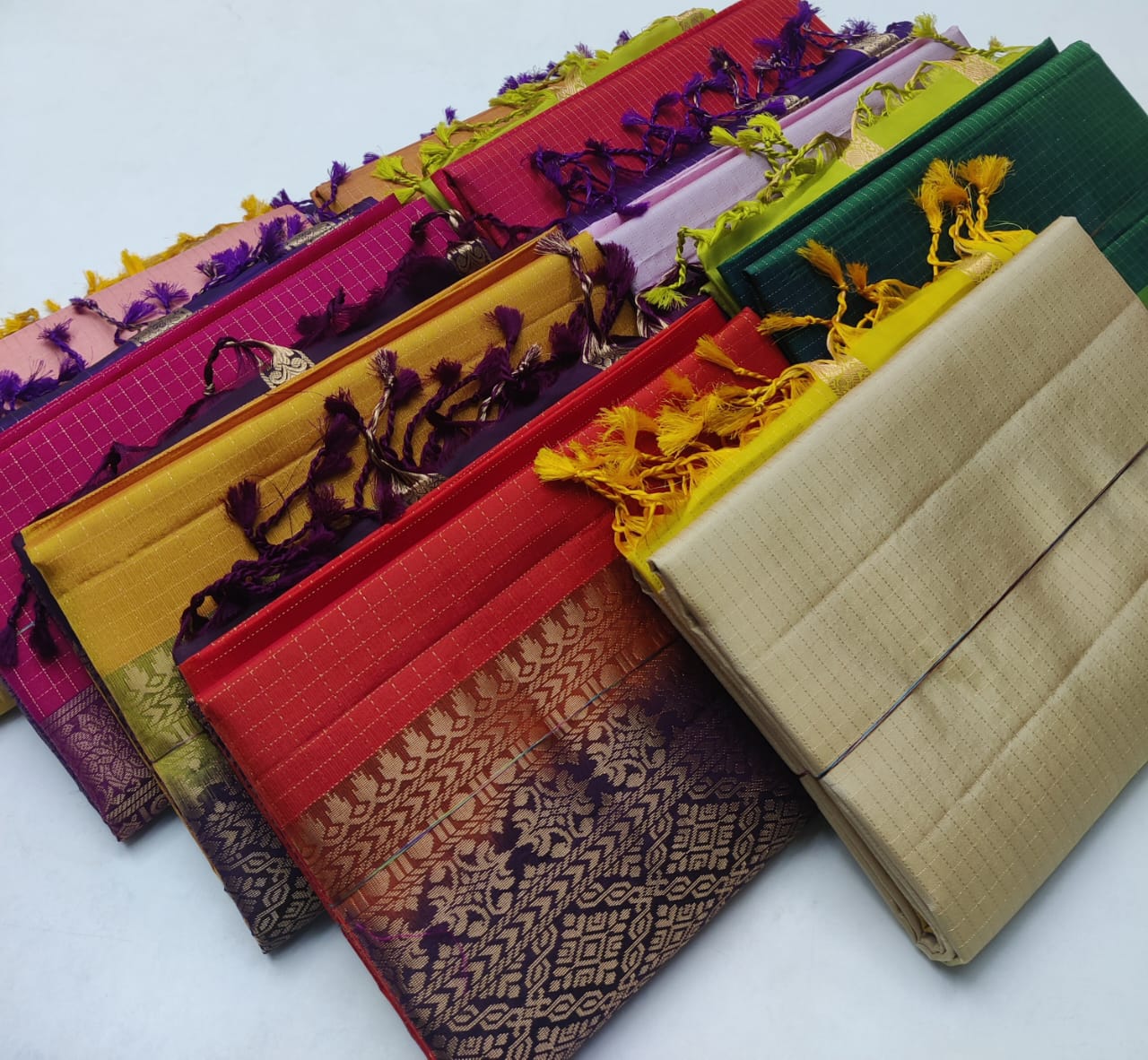 Kattaas Traditional Zari checks with retta pet border