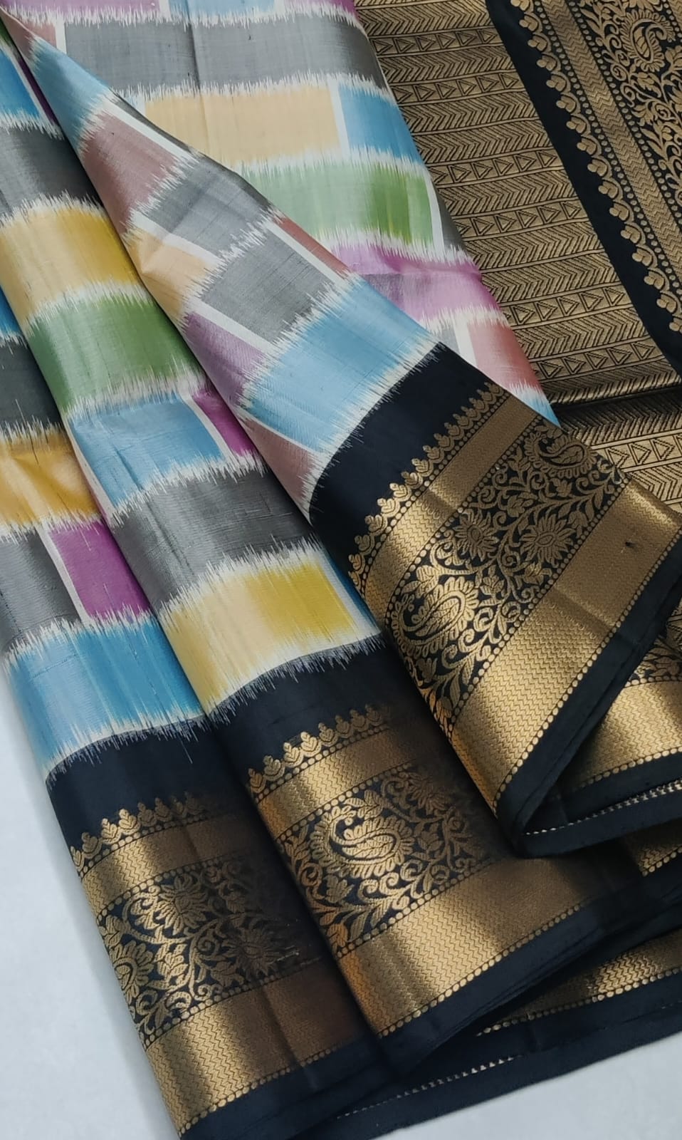 Kattaas Pochampalli Traditional Jacquard border