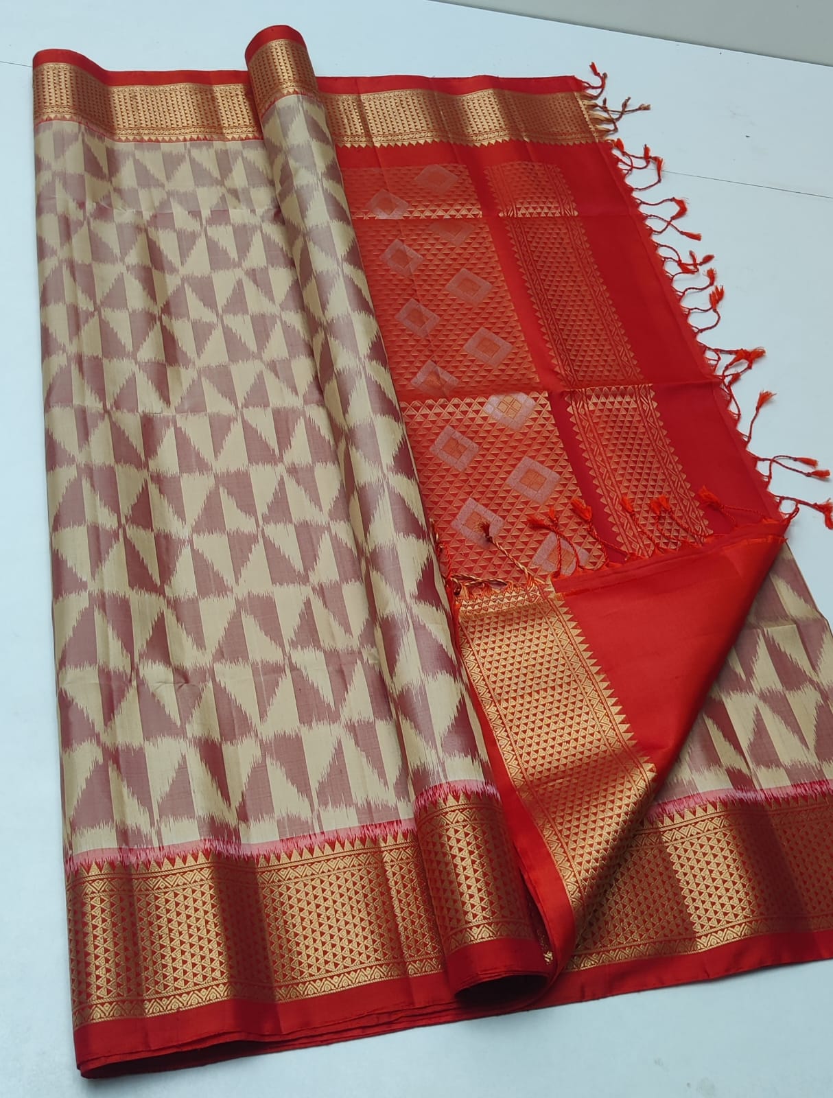 Kattaas Pochampalli Traditional Jacquard border