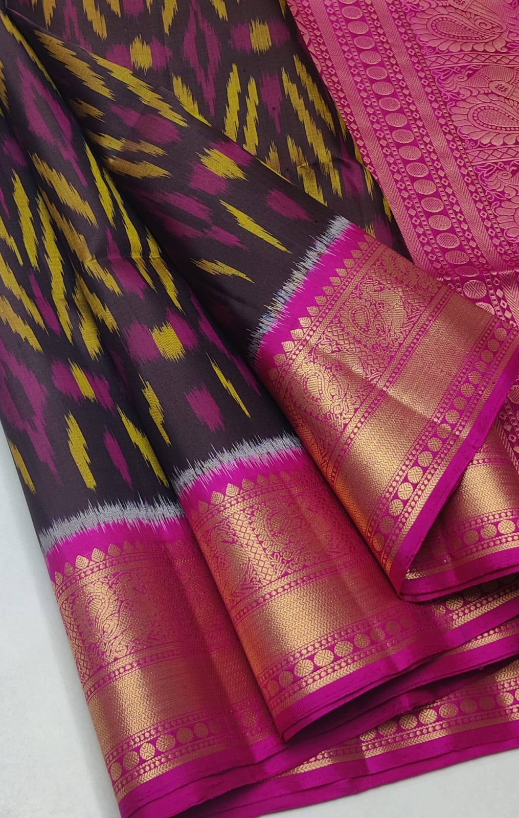 Kattaas Pochampalli Traditional Jacquard border