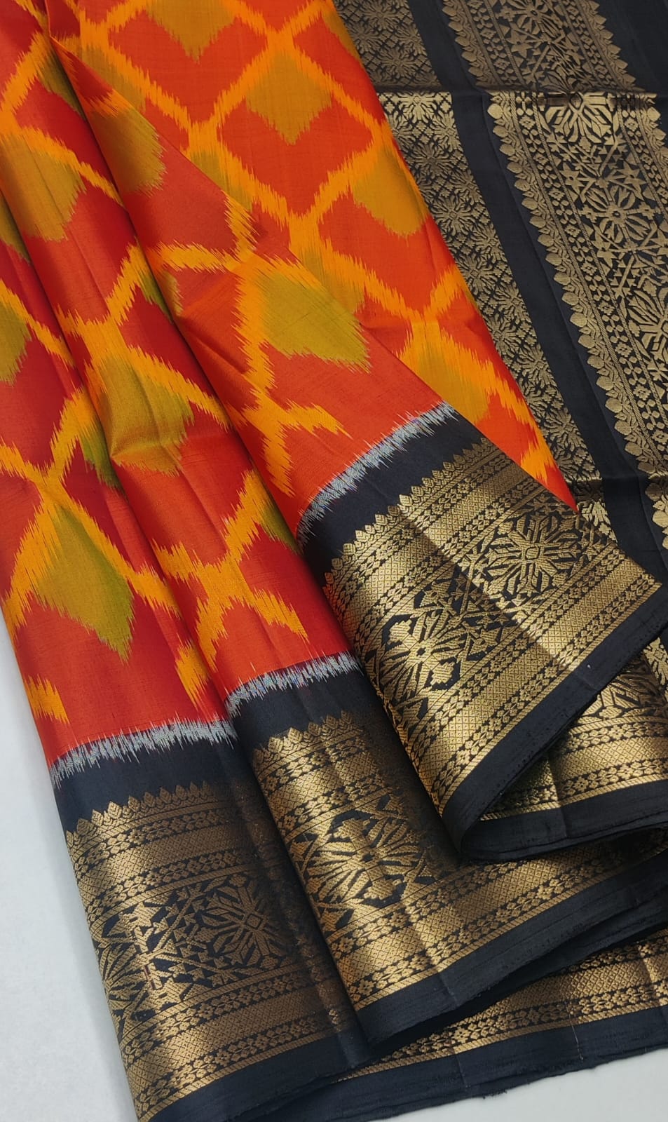 Kattaas Pochampalli Traditional Jacquard border