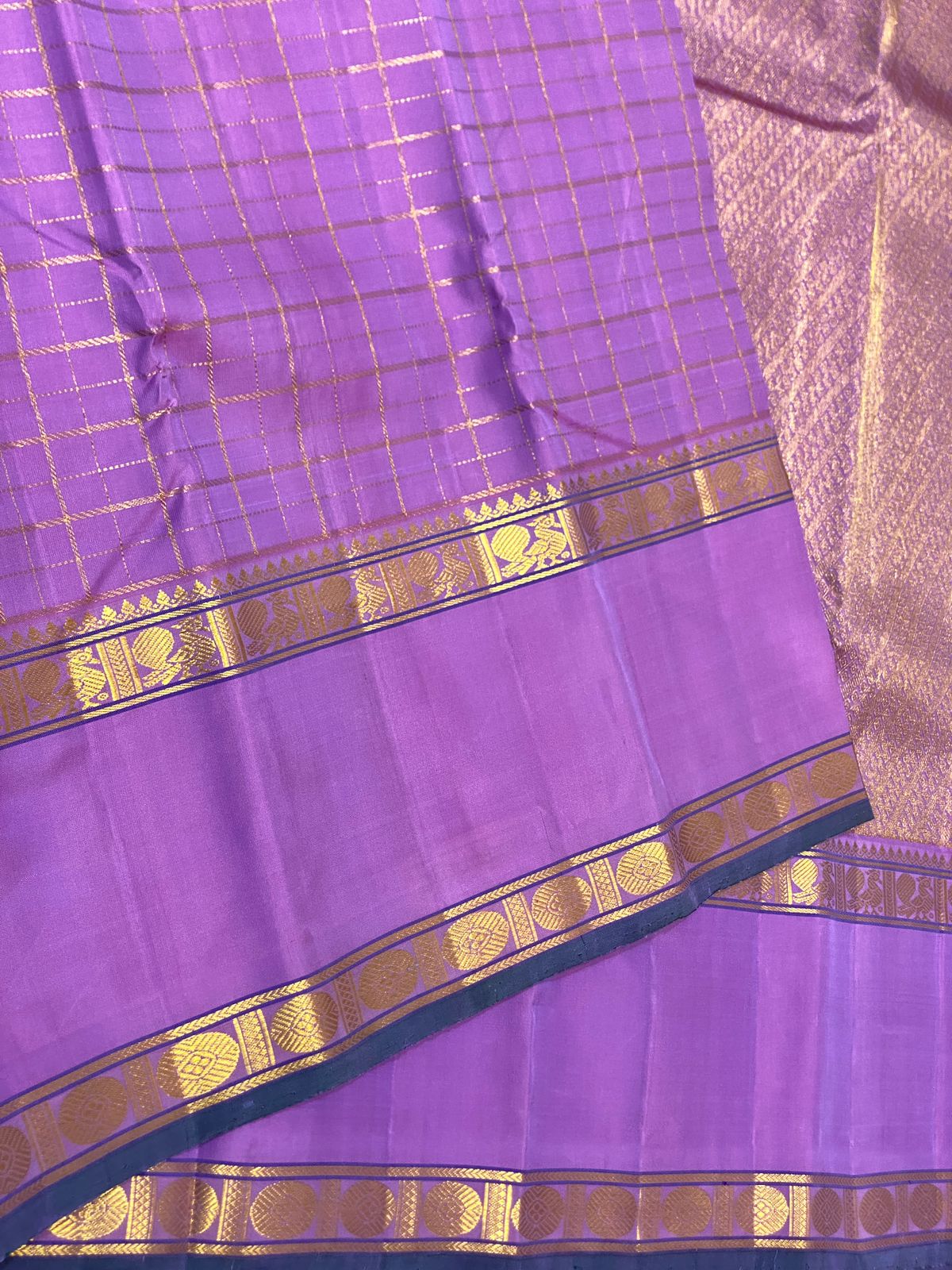 Kattaas 2g zari double border vaira oosi beldari fancy checks