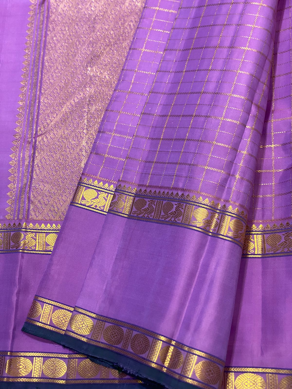 Kattaas 2g zari double border vaira oosi beldari fancy checks