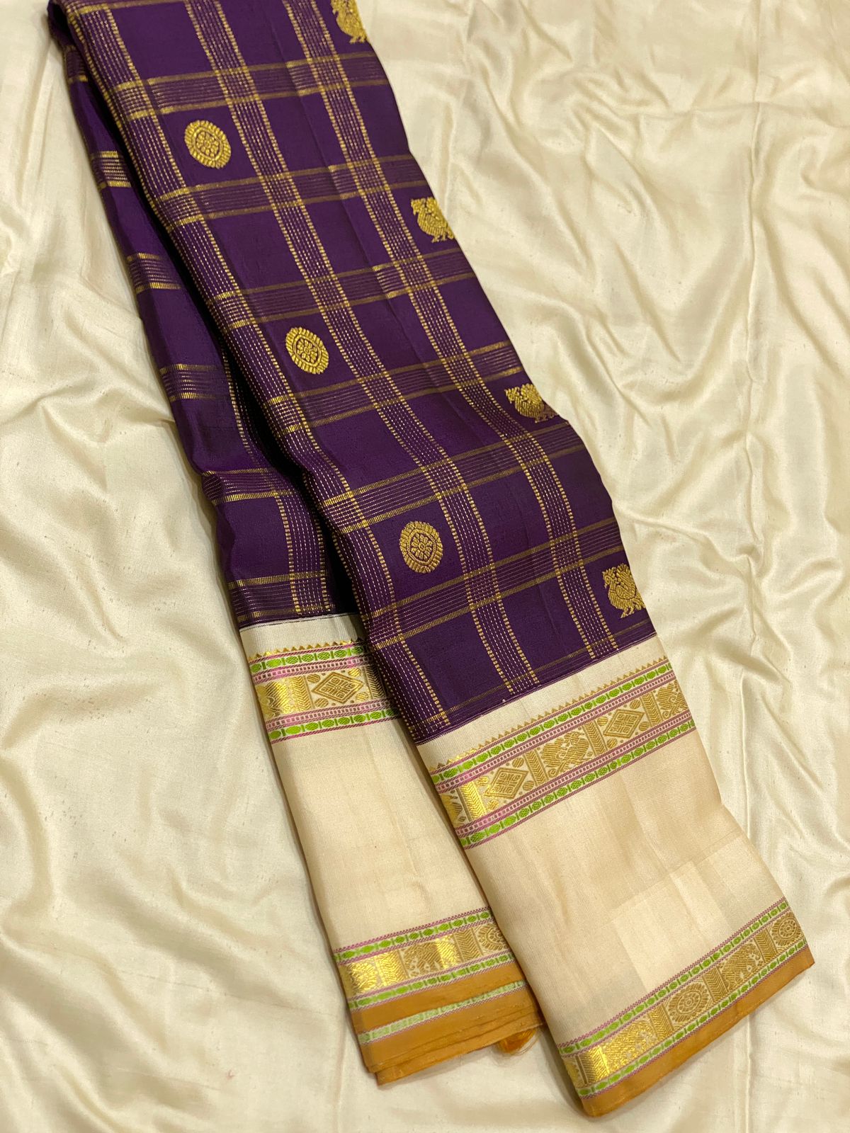 Kattaas 2g zari contrast double border vaira oosi check butta